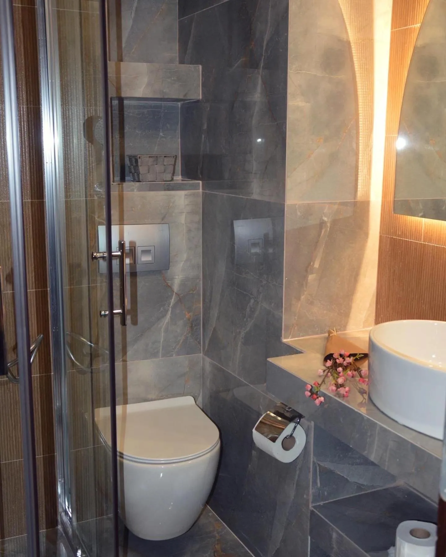 Shower in Aqua Mare Hotel