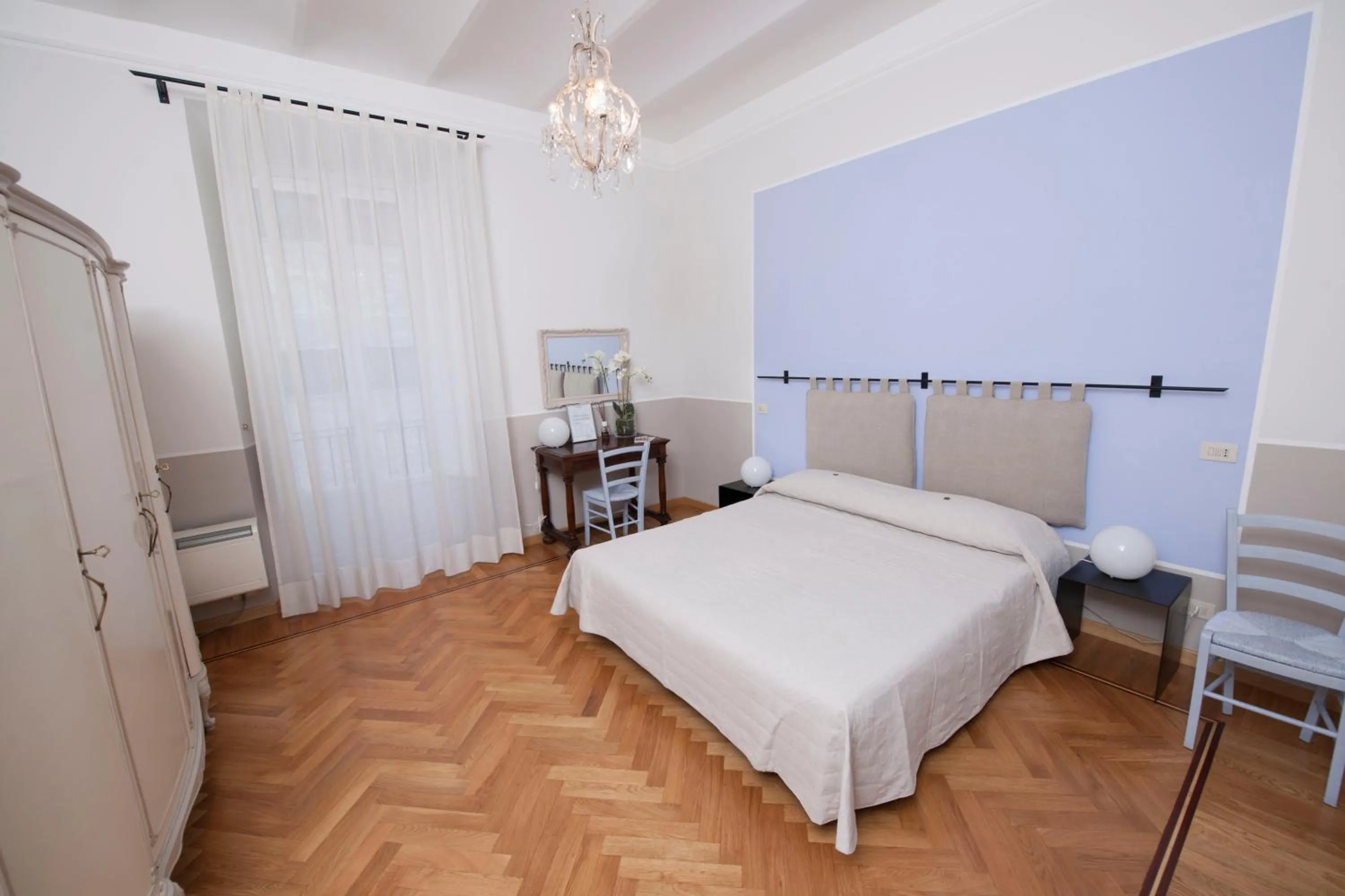 Double or Twin Room with Balcony in Florian Rooms Guest House
