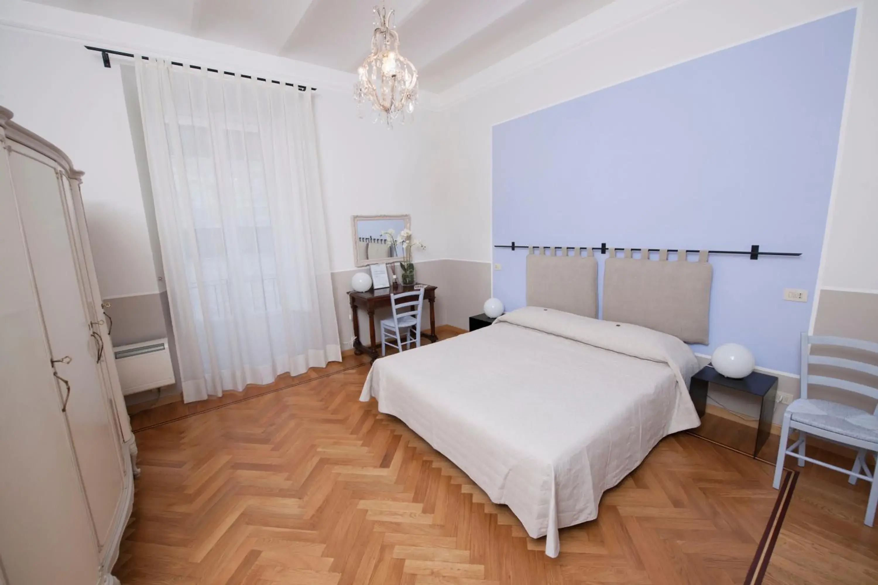 Double or Twin Room with Balcony in Florian Rooms Guest House Double or Twin Room with Balcony in Florian Rooms Guest House