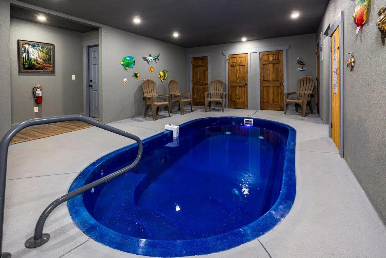 Swimming pool in Mountain Palace