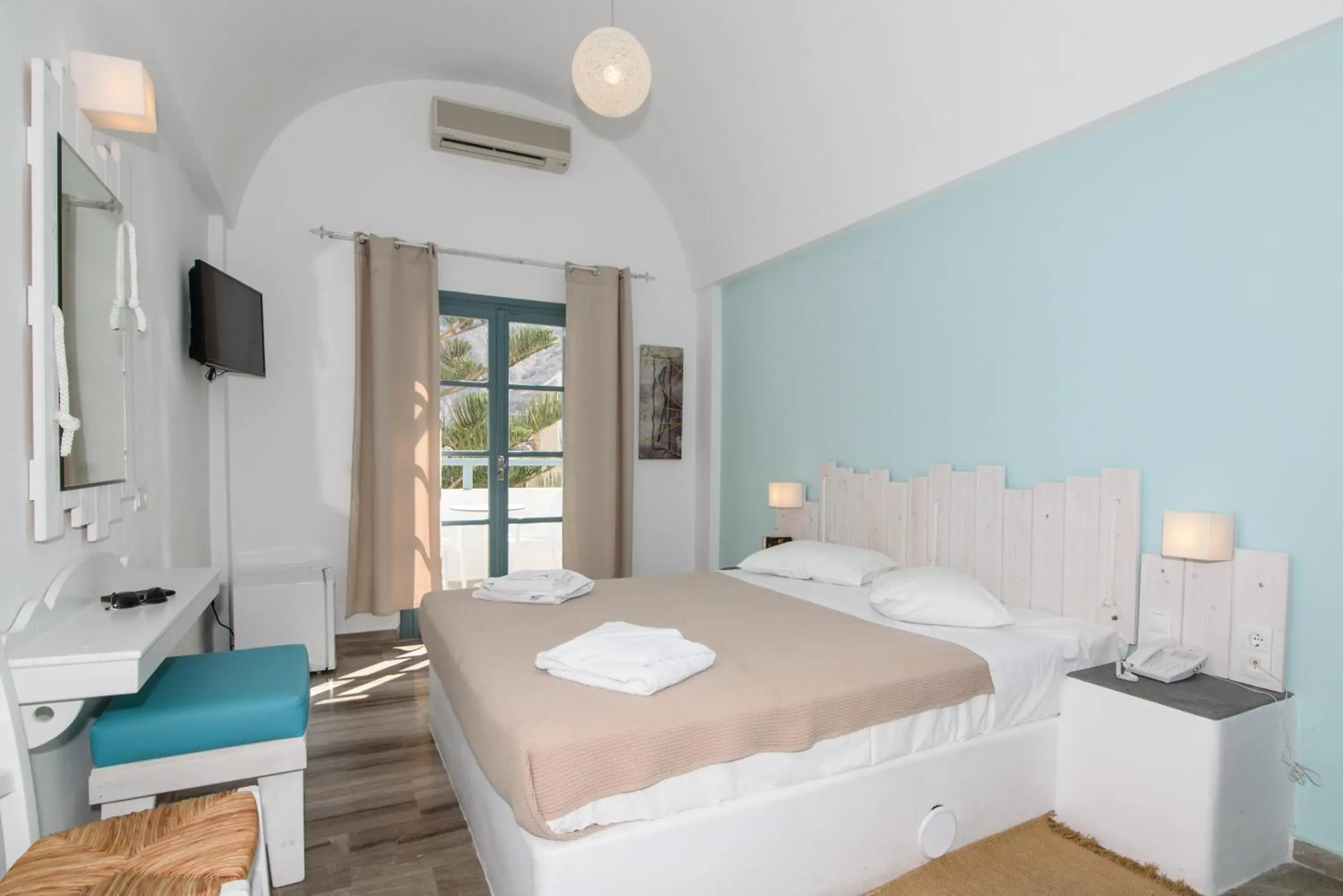 Standard Double Room with Balcony in Iris Boutique Hotel Standard Double Room with Balcony in Iris Boutique Hotel