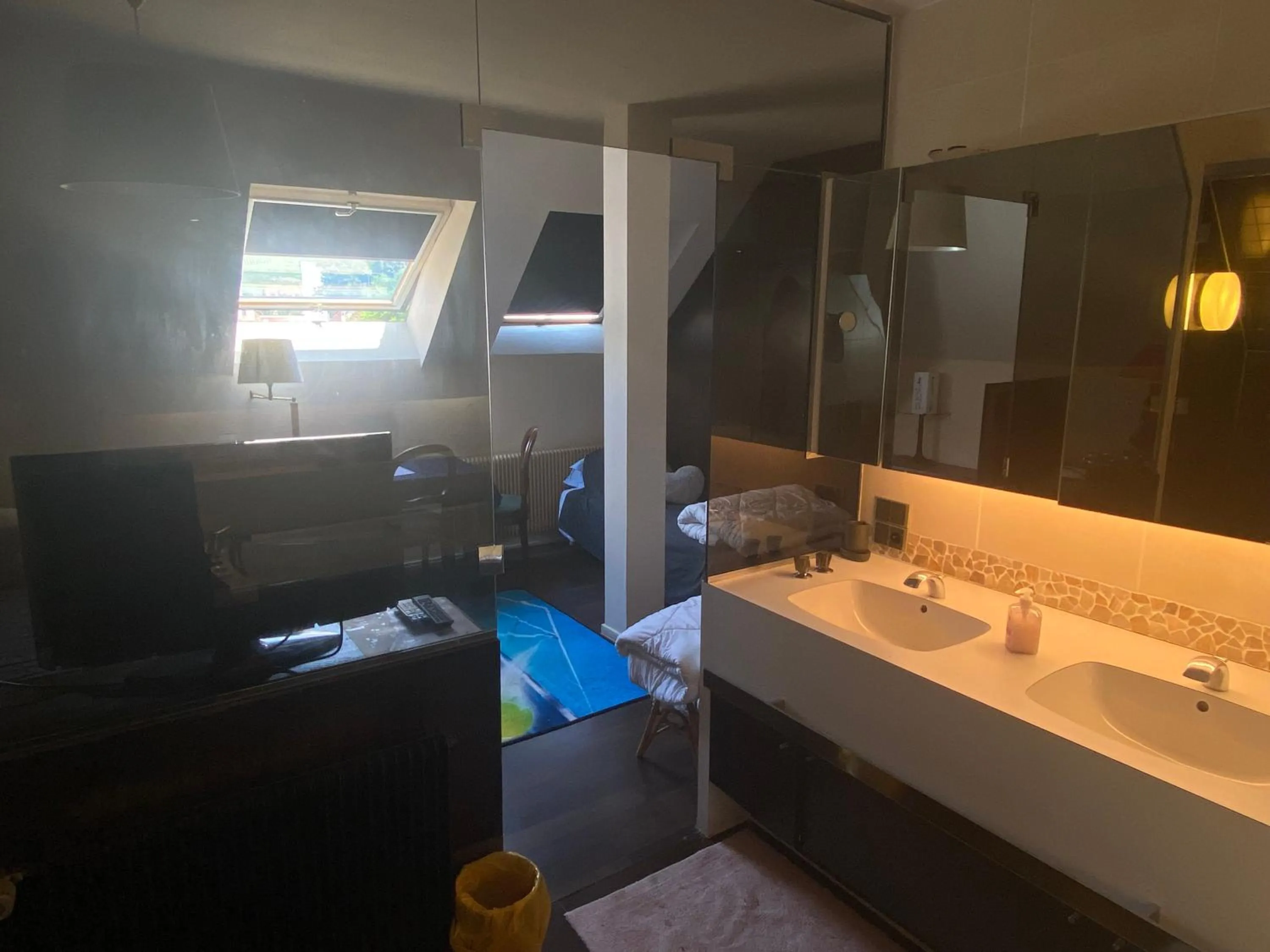 Bathroom in Chambres Privatives Chez l'Habitant