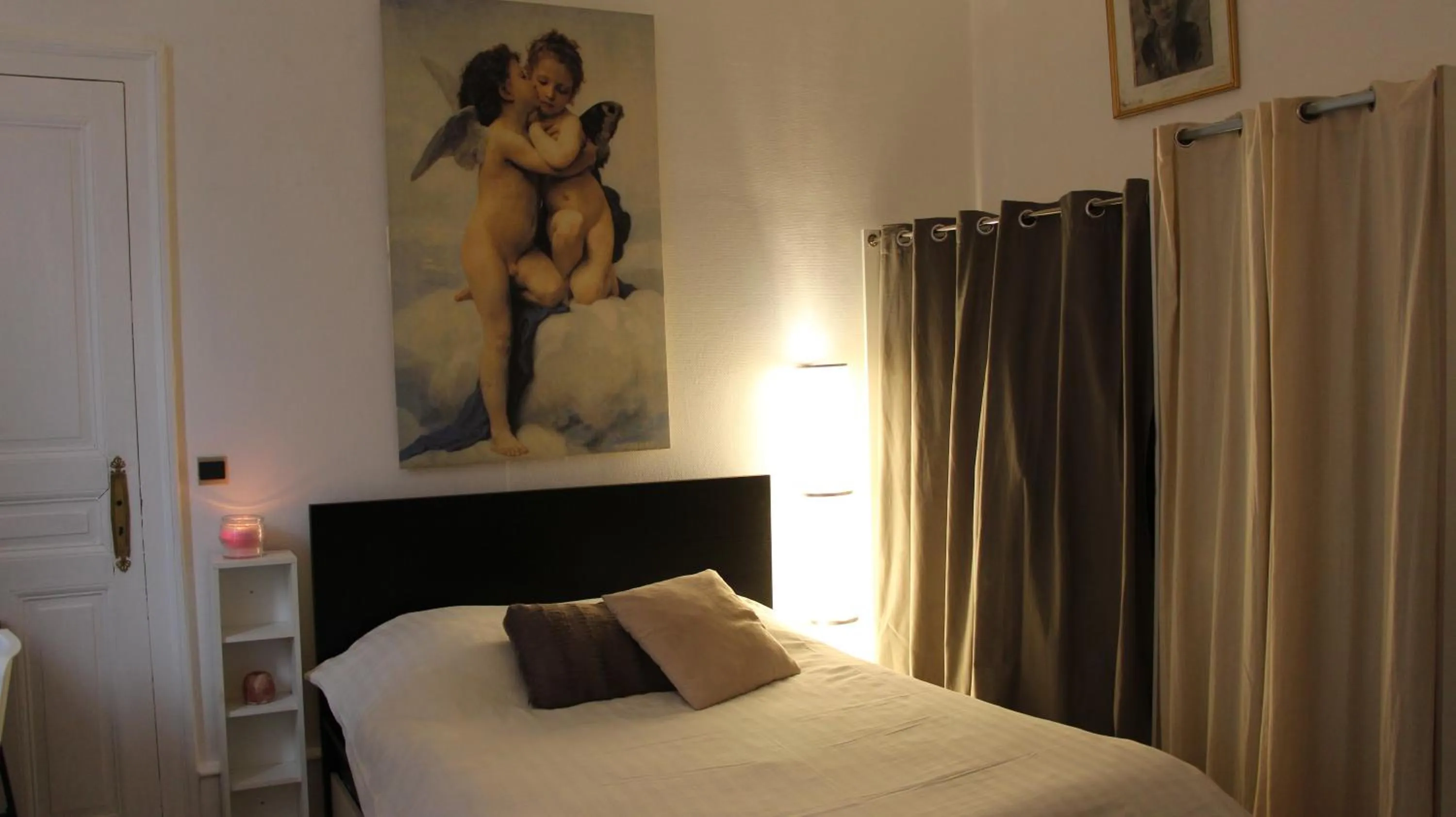 Photo of the whole room, Bed in Chambres Privatives Chez l'Habitant