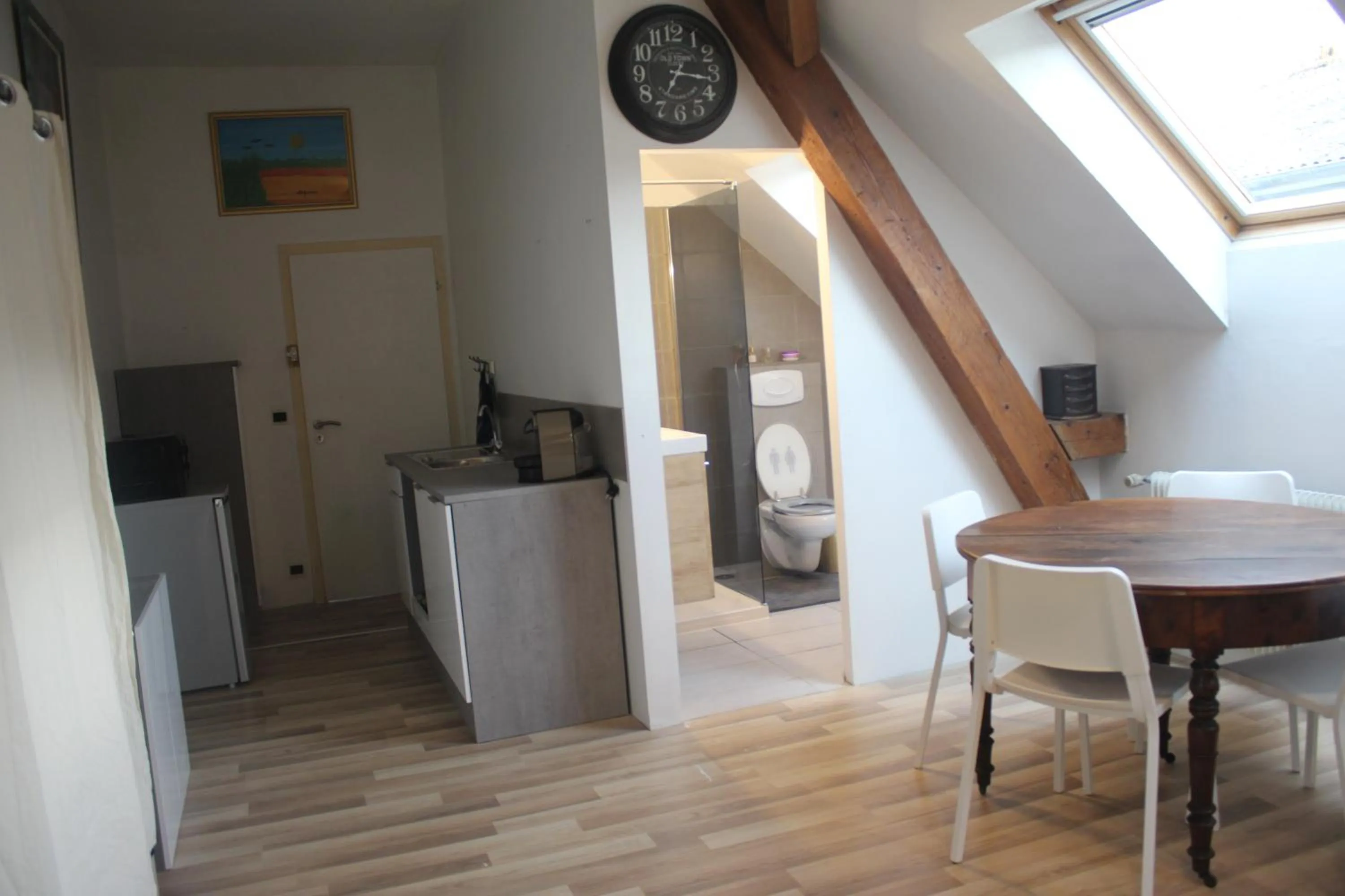 Kitchen or kitchenette in Chambres Privatives Chez l'Habitant