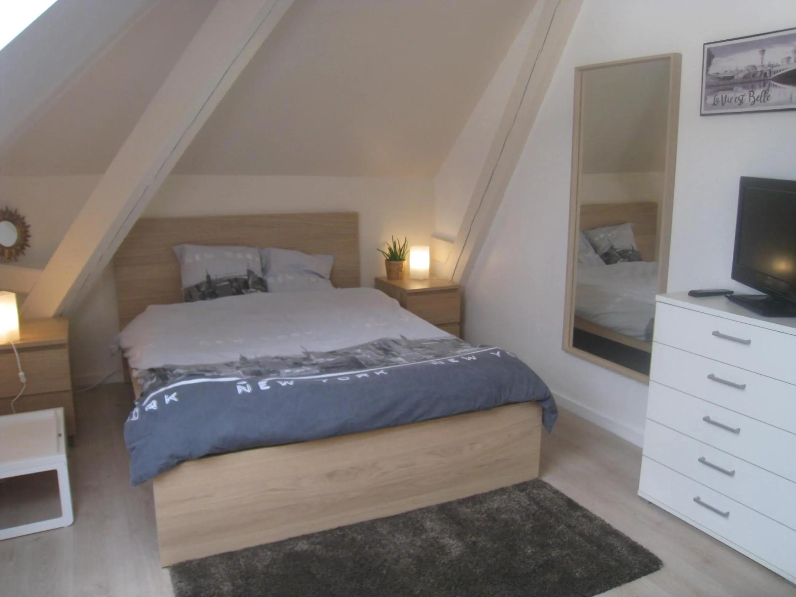 Photo of the whole room, Bed in Chambres Privatives Chez l'Habitant