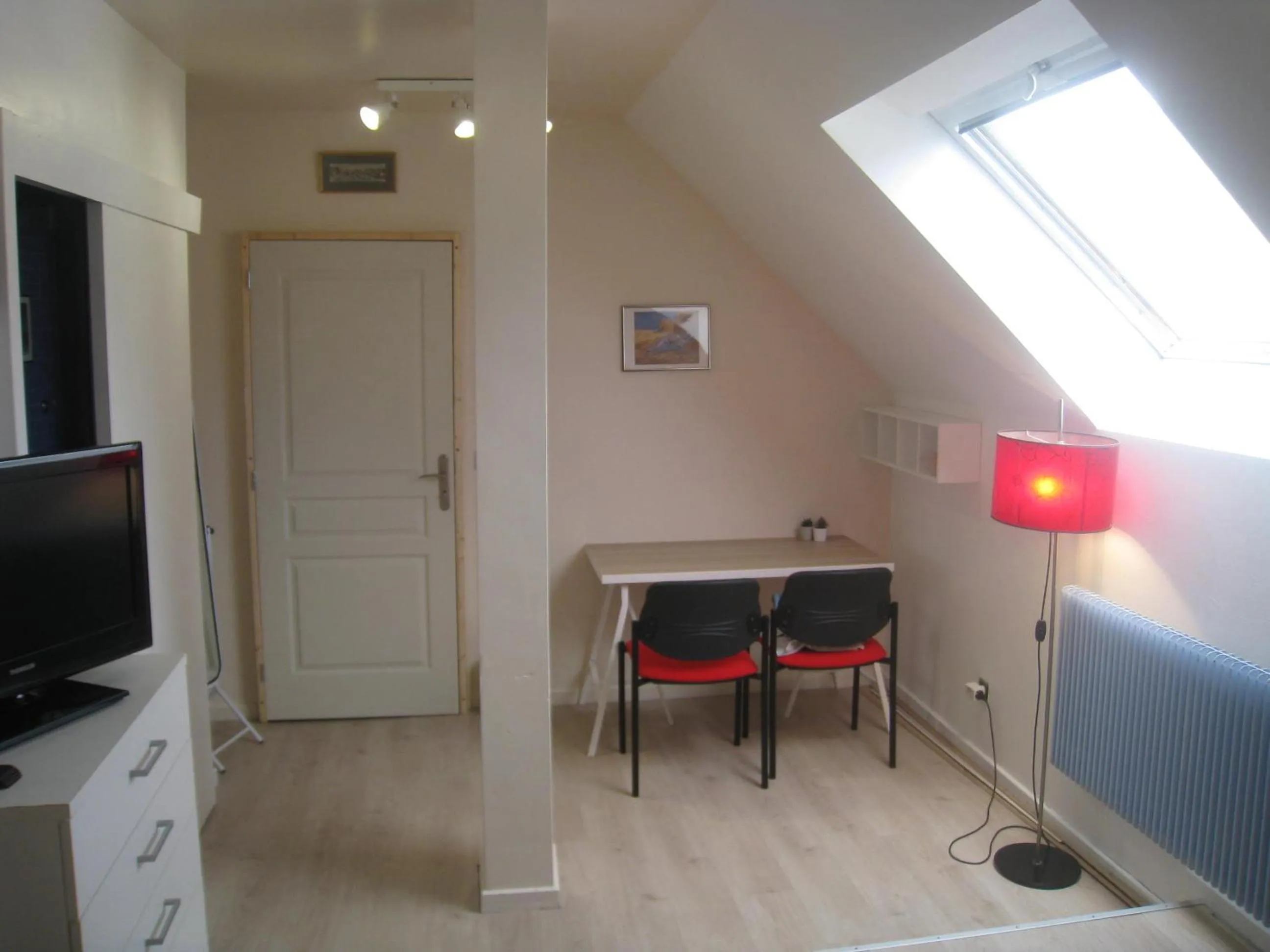 Photo of the whole room in Chambres Privatives Chez l'Habitant