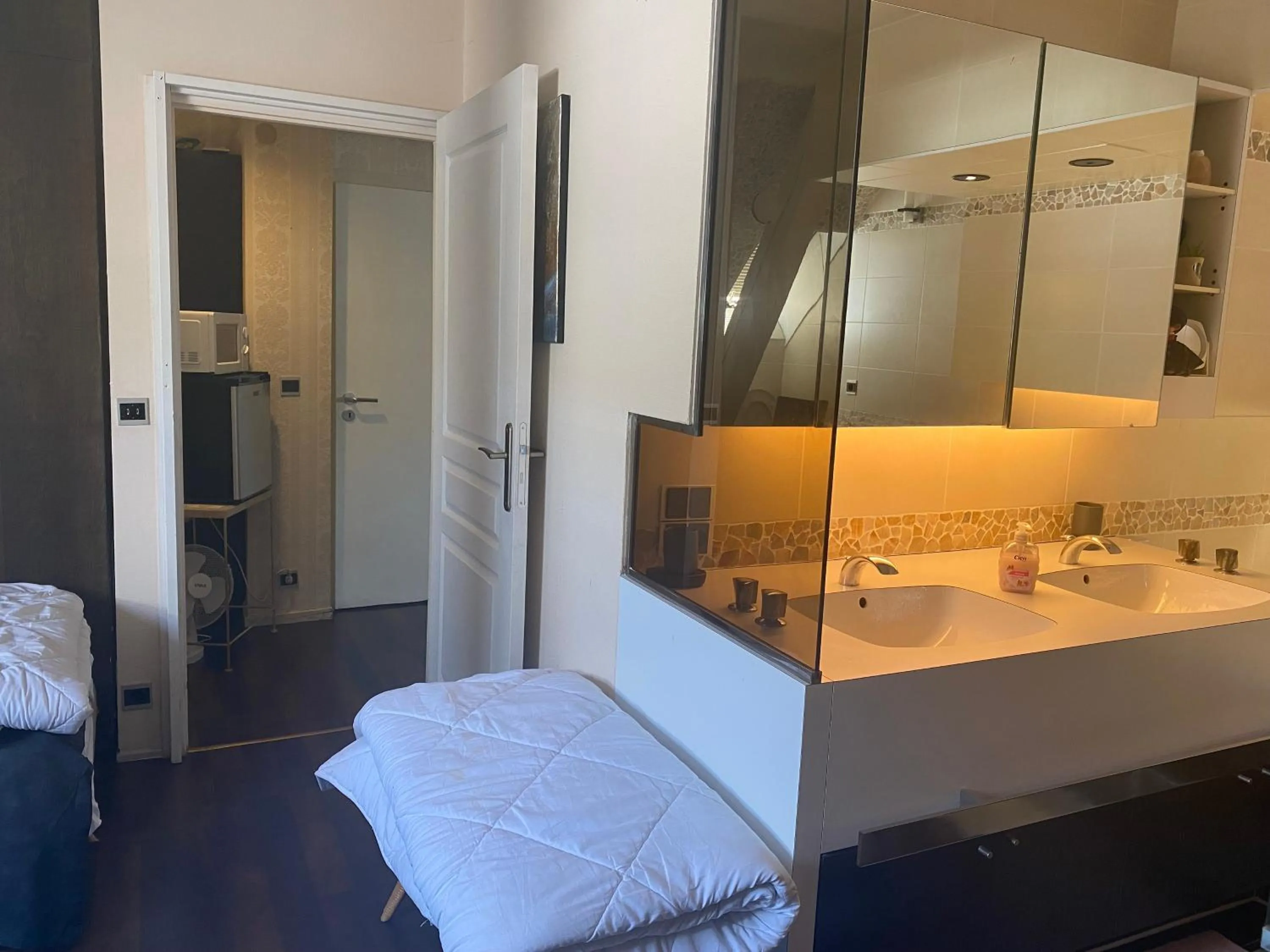 Bathroom in Chambres Privatives Chez l'Habitant