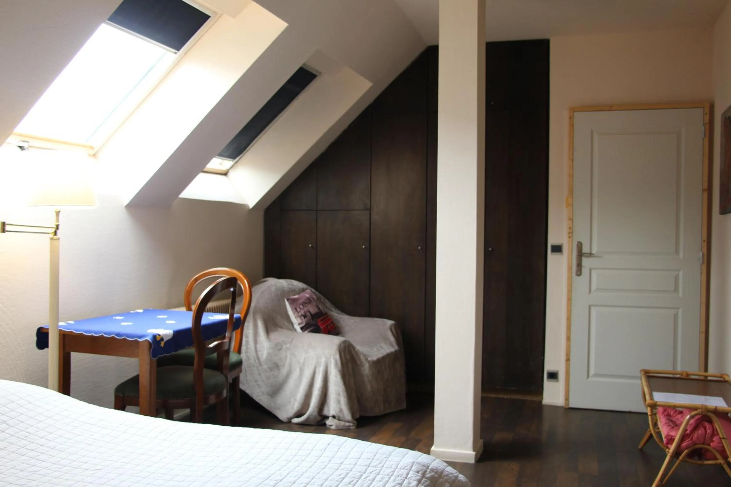 Bedroom, Bed in Chambres Privatives Chez l'Habitant