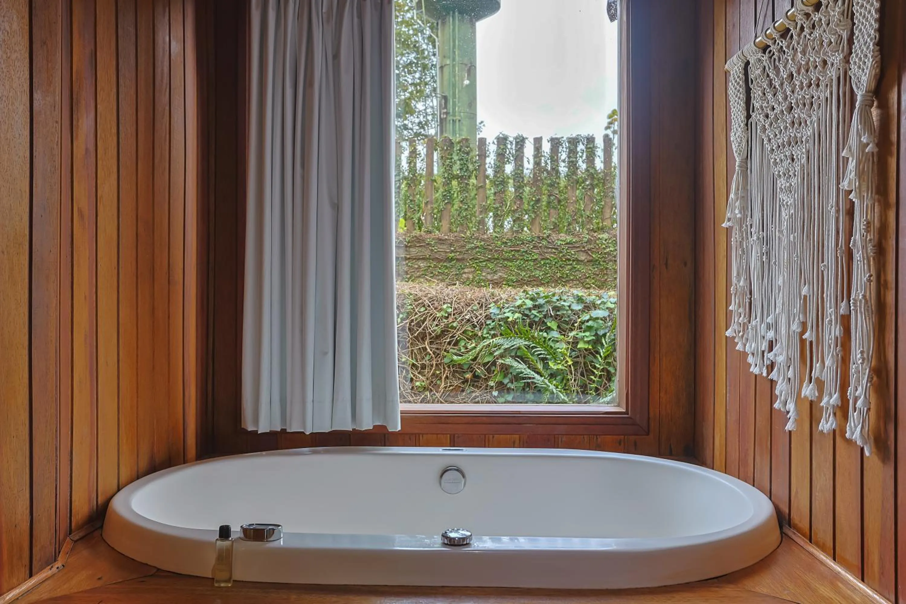 Hot Tub in Pousada & Spa Cantos e Contos