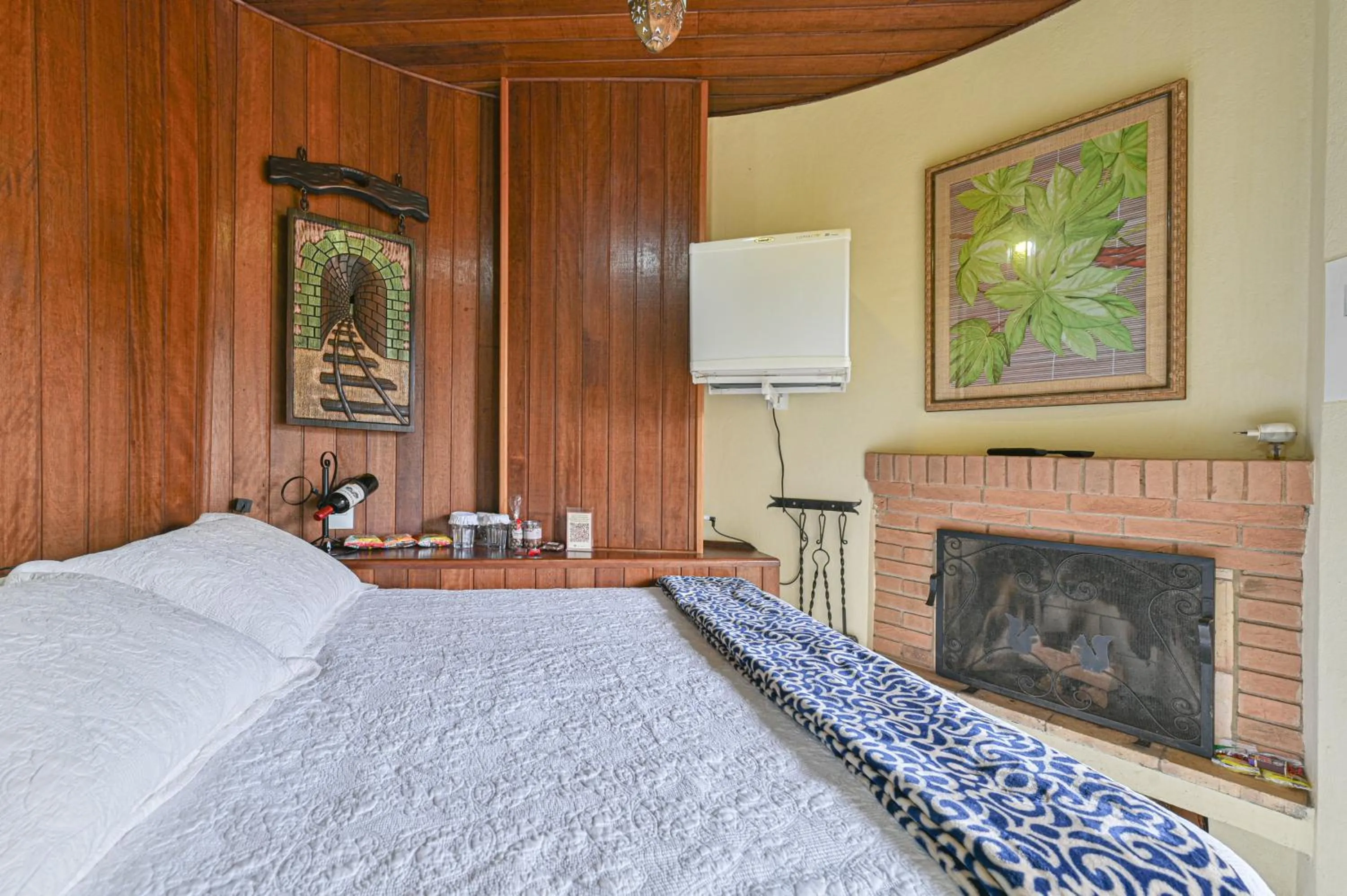 Photo of the whole room, Bed in Pousada & Spa Cantos e Contos