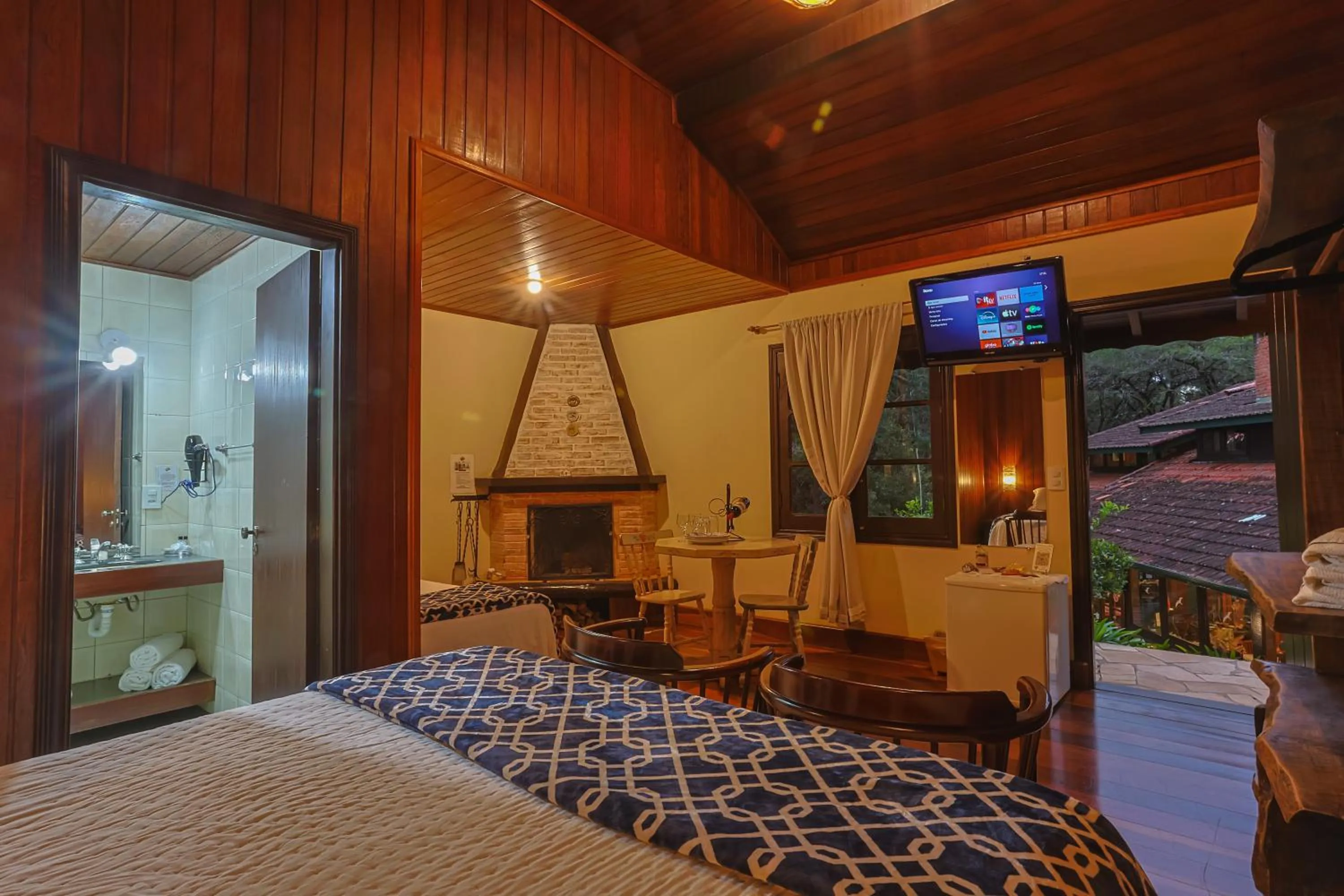 Photo of the whole room, Bed in Pousada & Spa Cantos e Contos