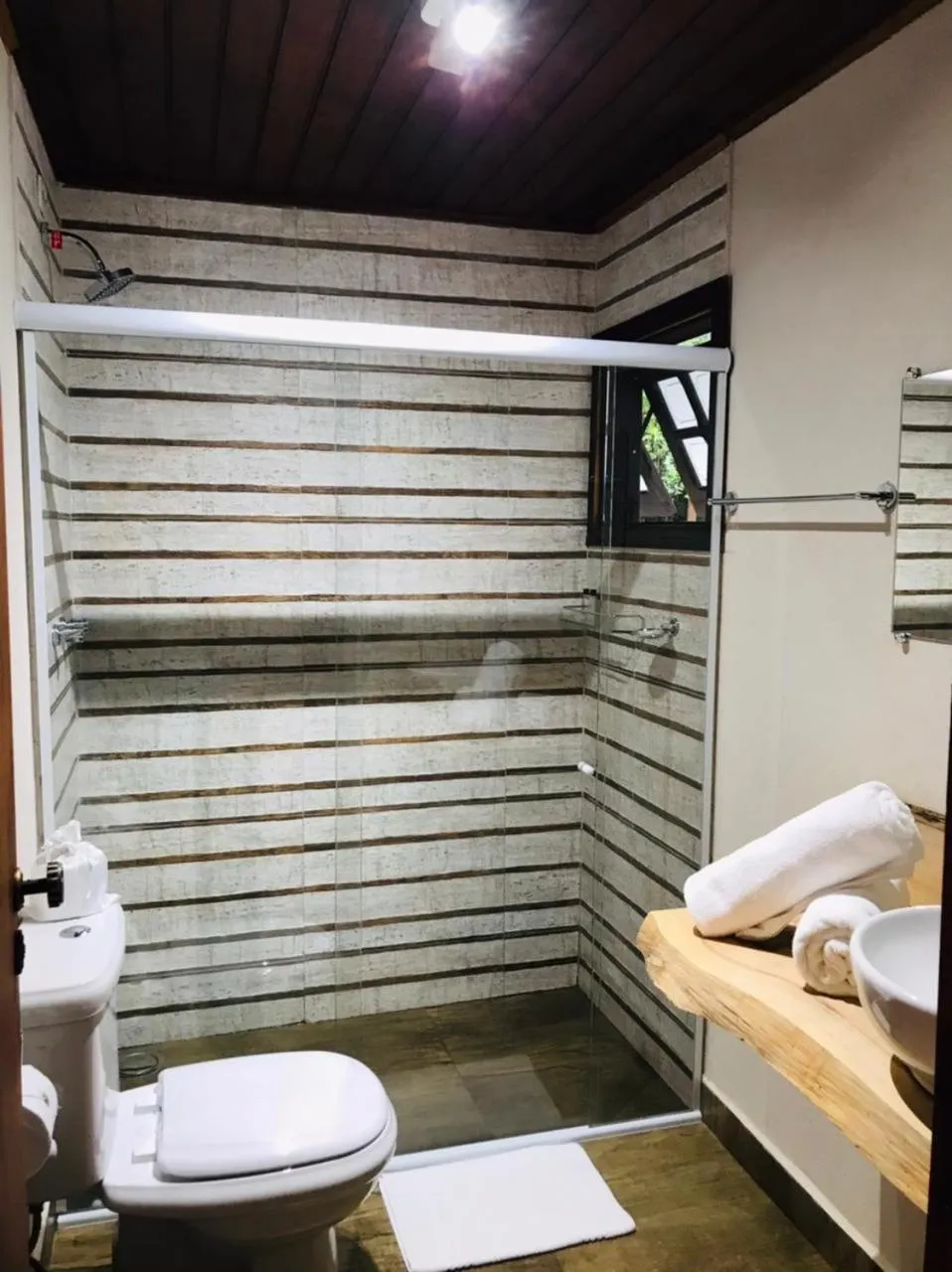 Shower in Pousada & Spa Cantos e Contos