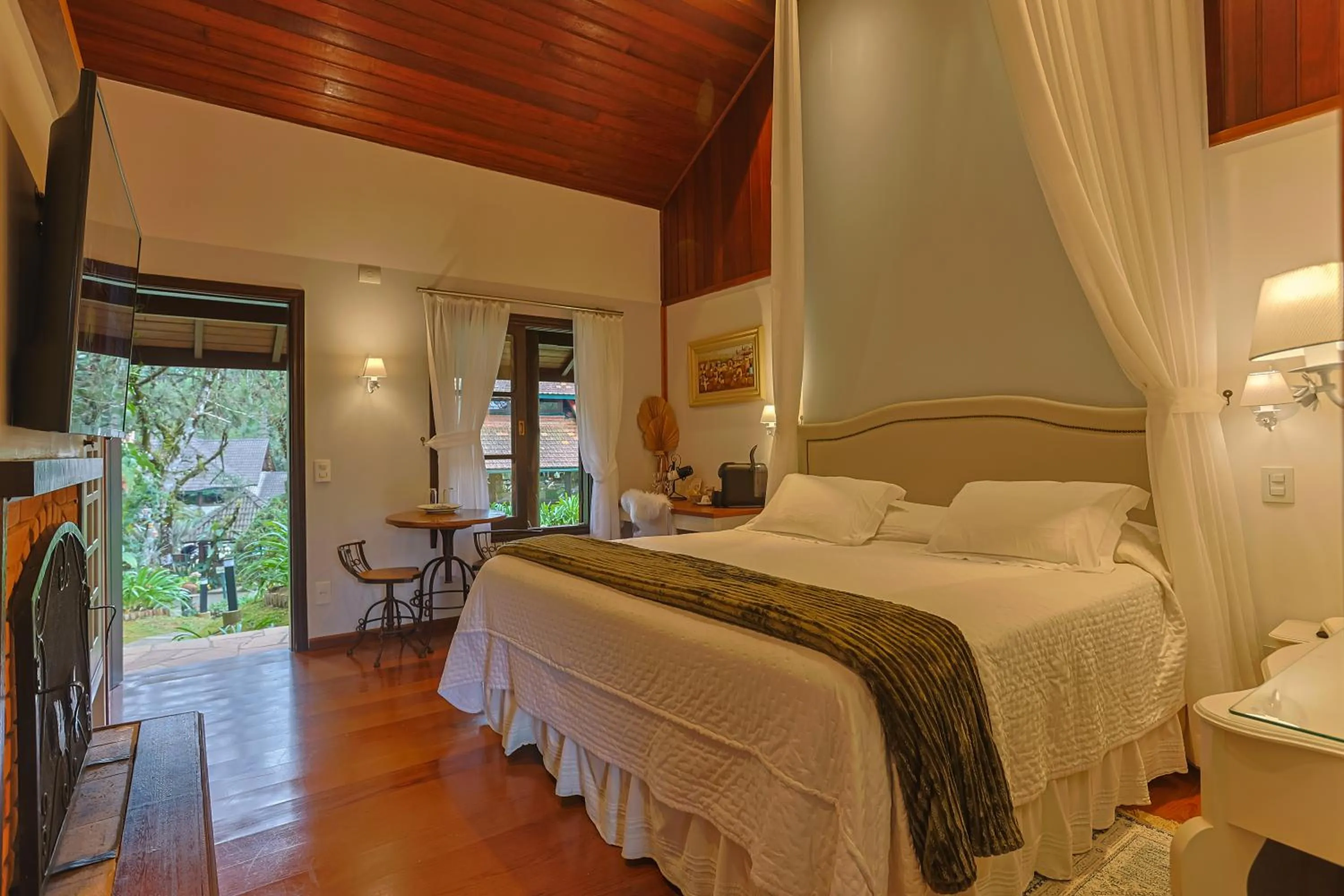 Bedroom, Bed in Pousada & Spa Cantos e Contos