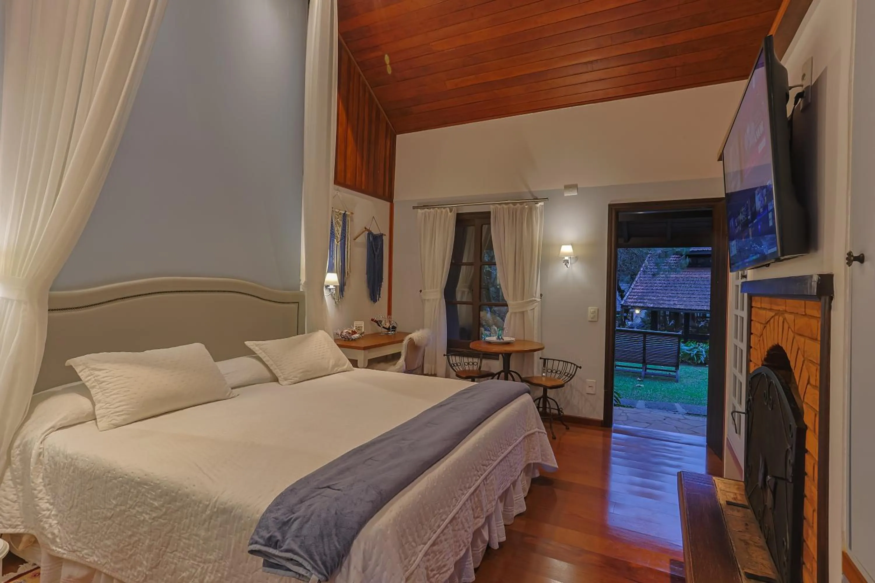 Bedroom, Bed in Pousada & Spa Cantos e Contos