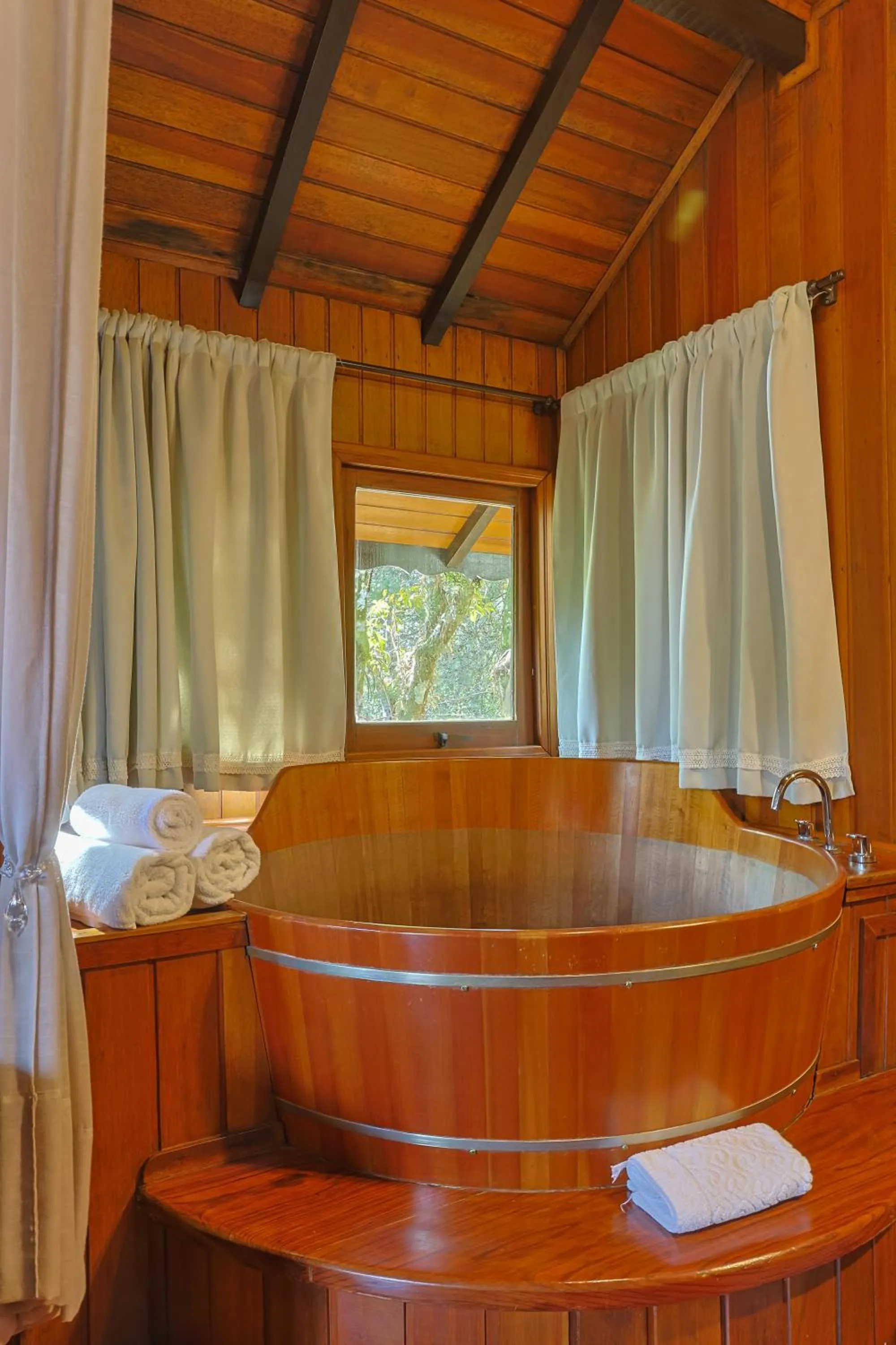 Bath in Pousada & Spa Cantos e Contos