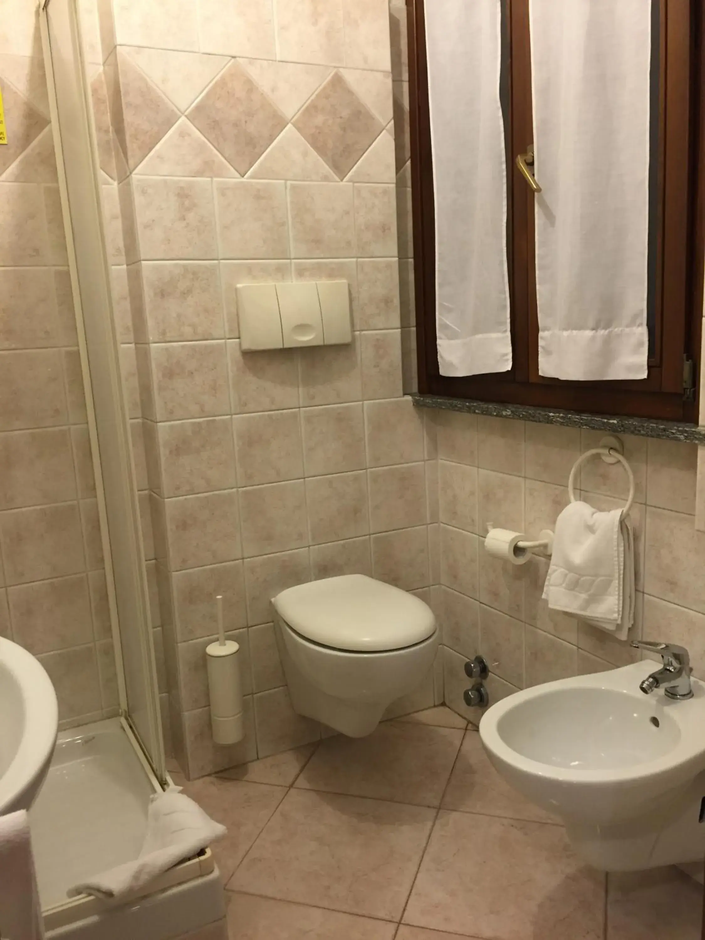 Shower, Bathroom in Hotel Rocco