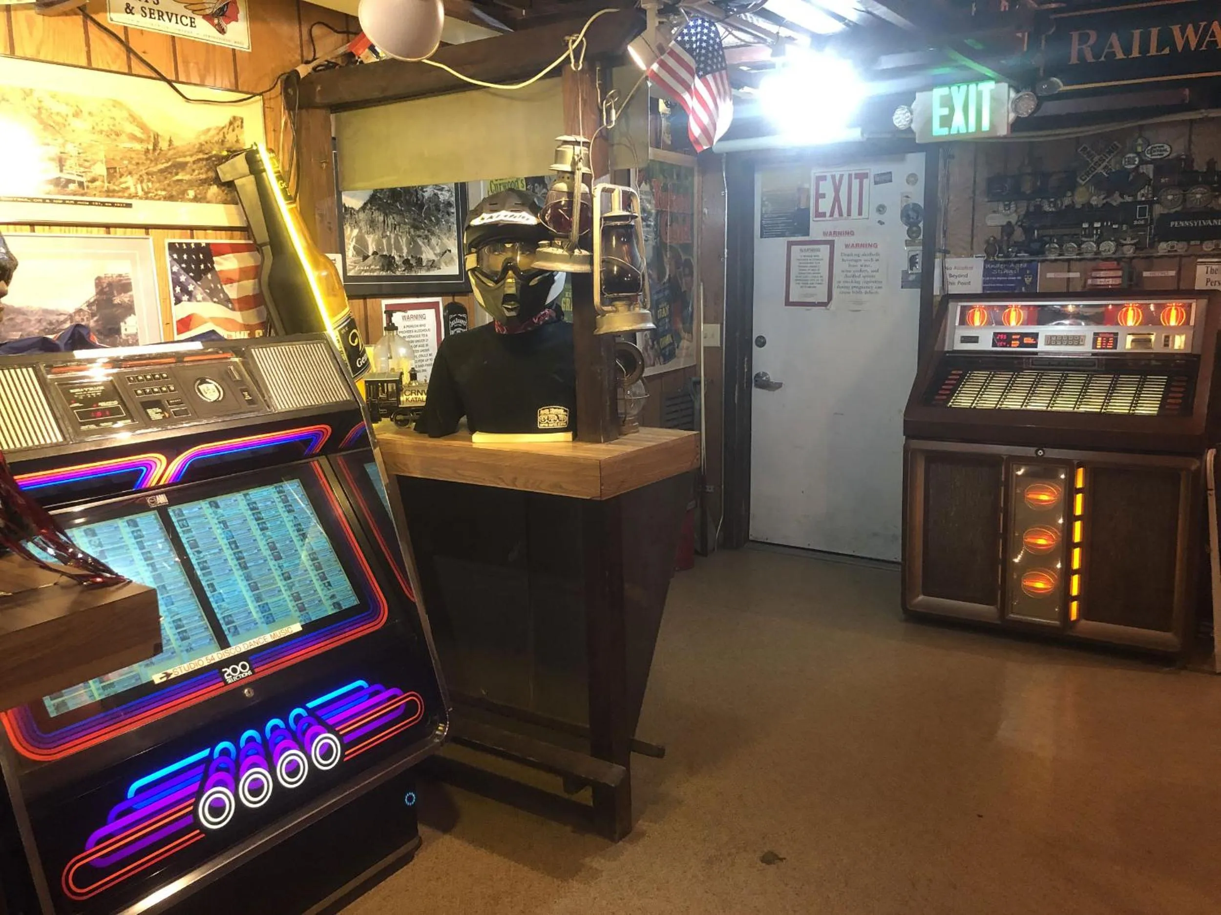 Lounge or bar in Nicolai's Mine Camp
