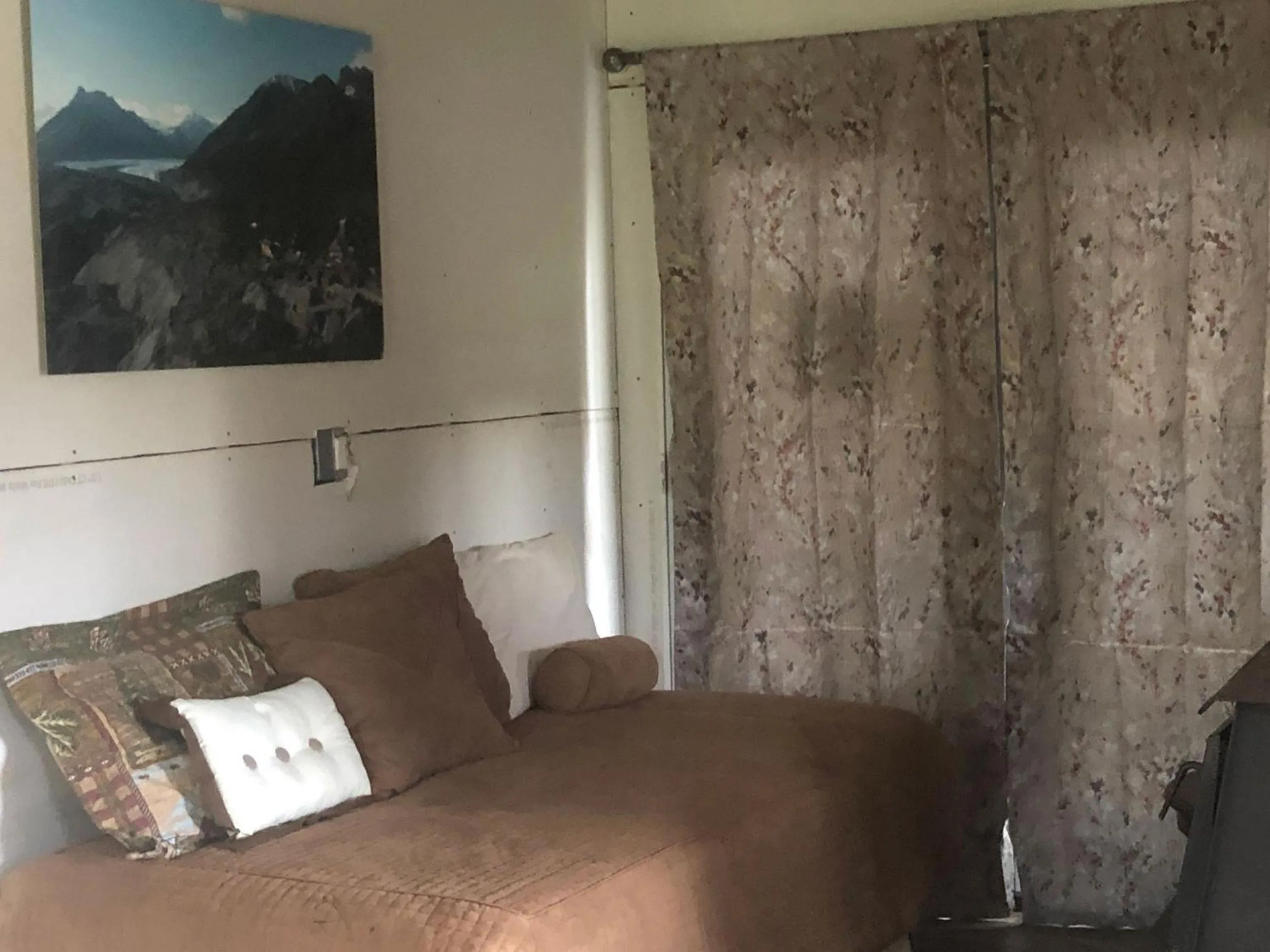 Seating area, Bed in Nicolai's Mine Camp