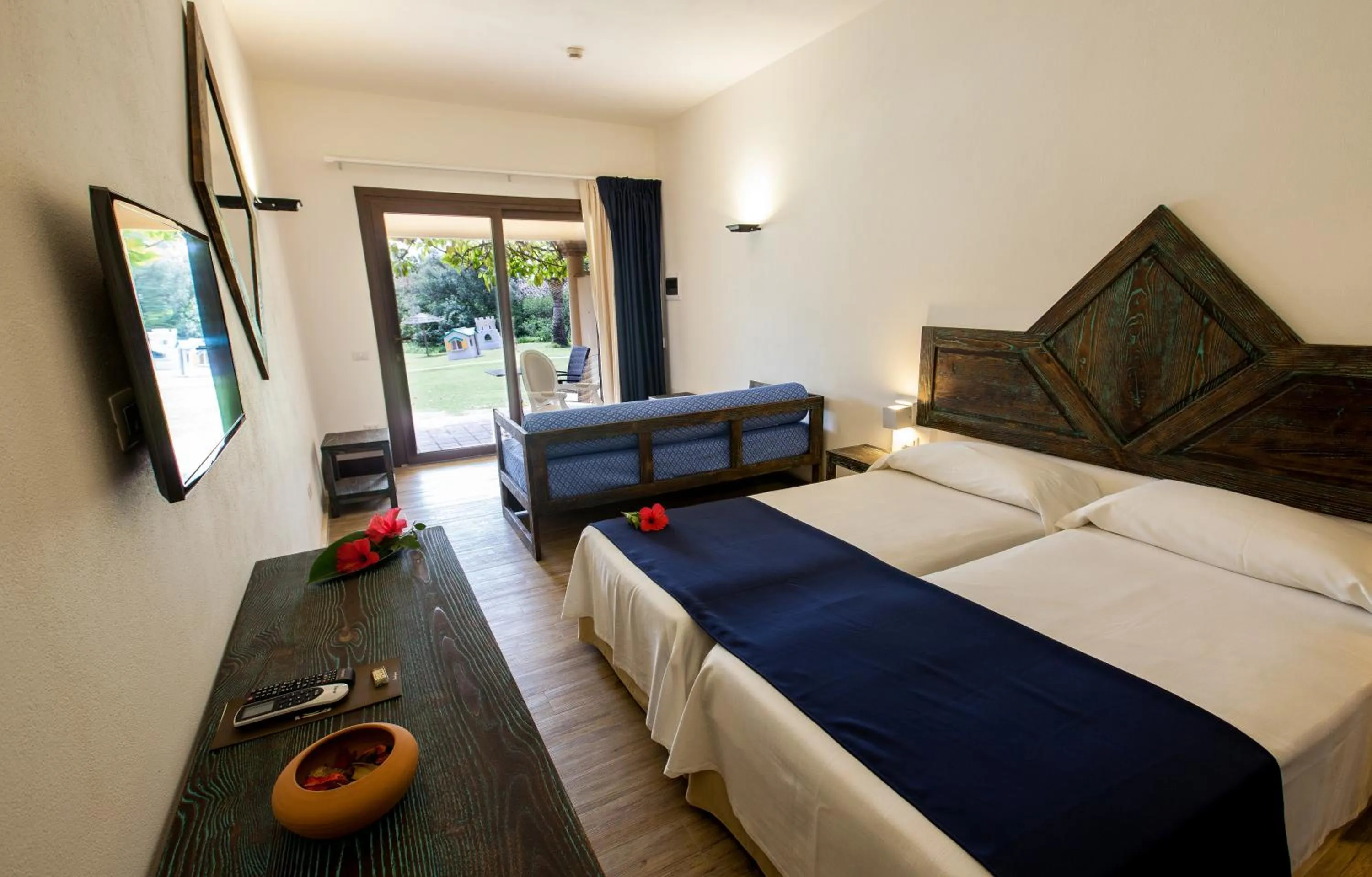 Photo of the whole room, Bed in Hotel Costa dei Fiori