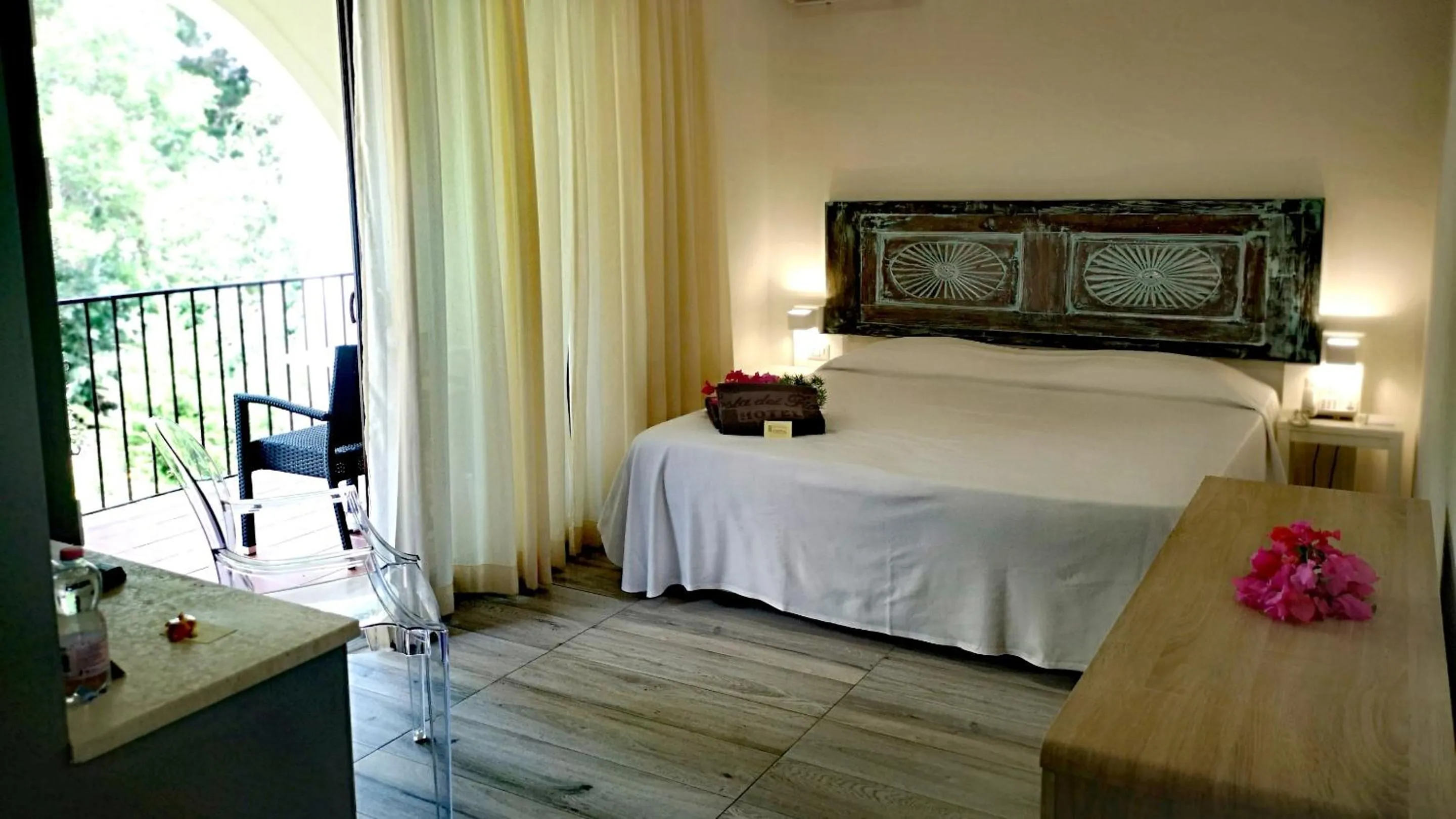 Bed in Hotel Costa dei Fiori