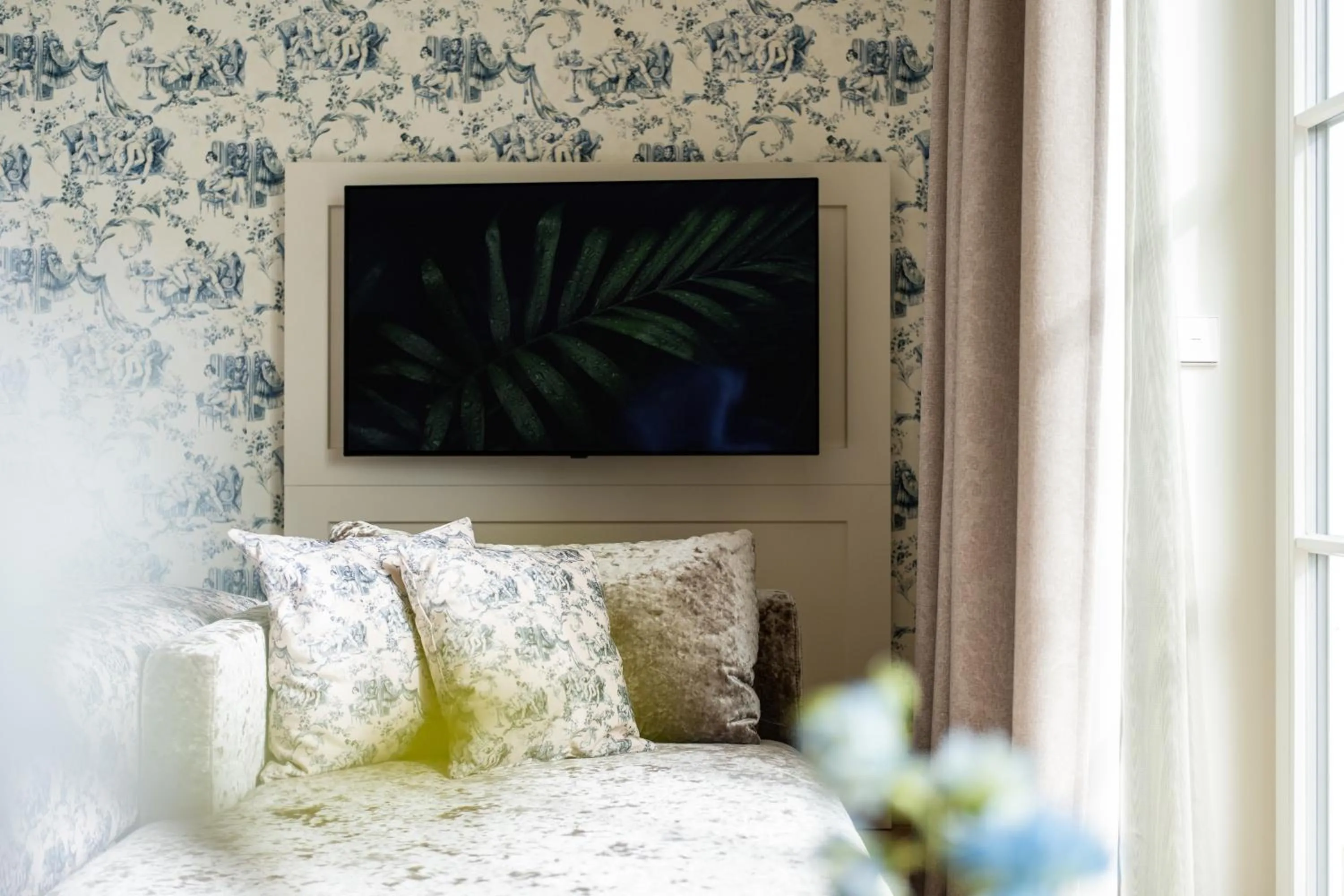 TV and multimedia, Bed in SCHLOSSRESIDENZ - Boutique Apartments & Hotel Suiten