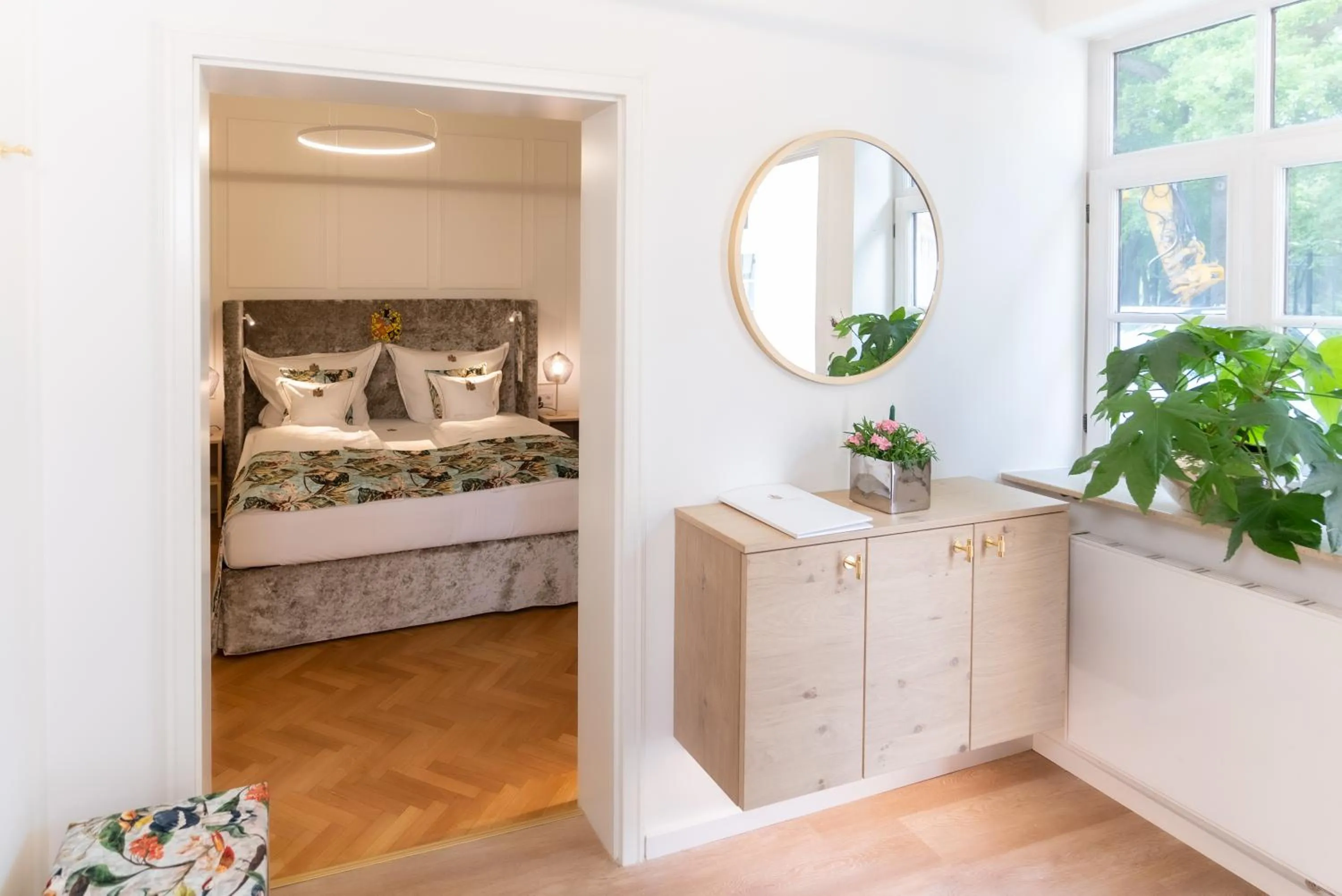 Photo of the whole room, Bed in SCHLOSSRESIDENZ - Boutique Apartments & Hotel Suiten