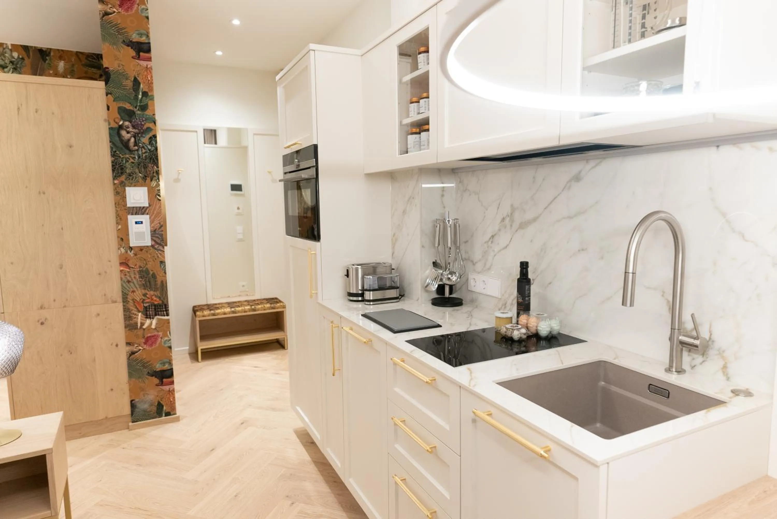 Kitchen or kitchenette in SCHLOSSRESIDENZ - Boutique Apartments & Hotel Suiten