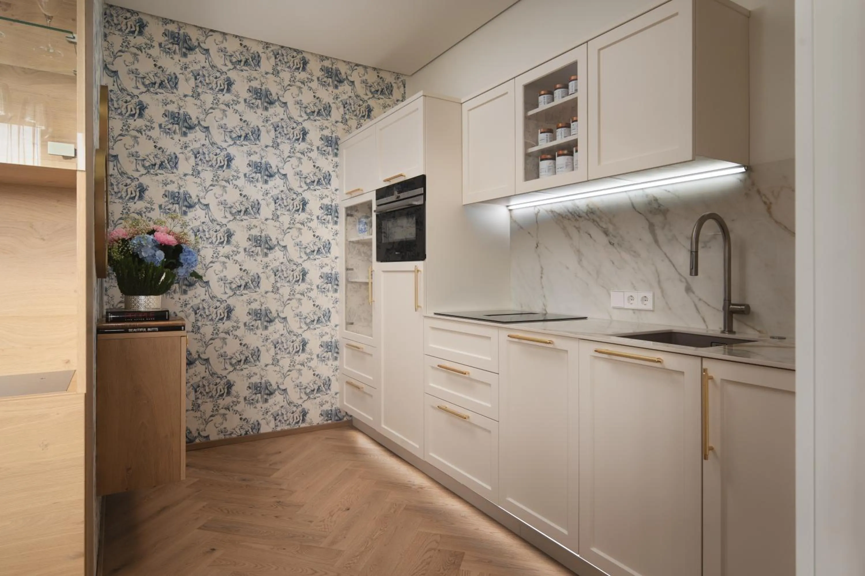 Kitchen or kitchenette in SCHLOSSRESIDENZ - Boutique Apartments & Hotel Suiten