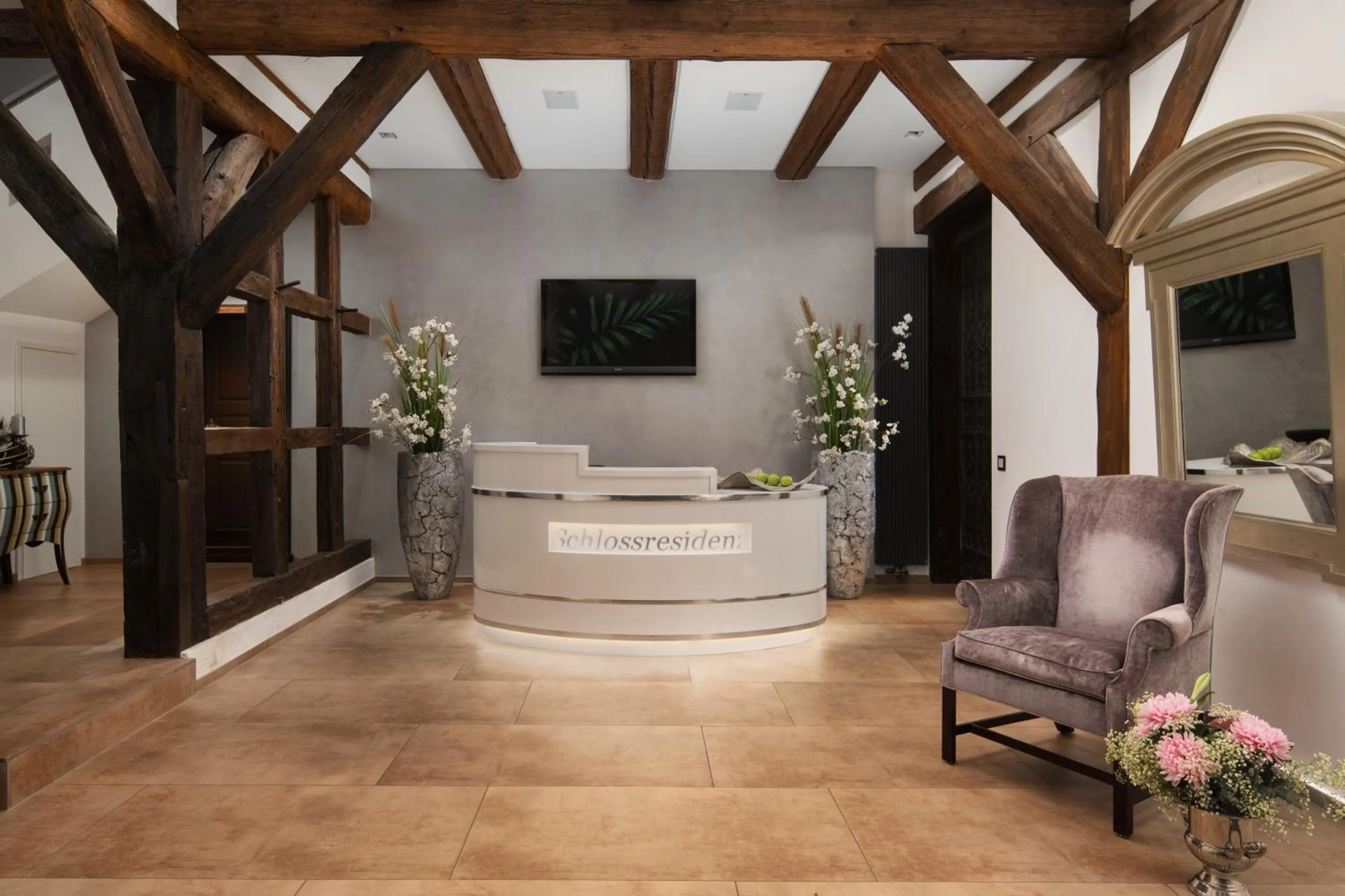 Lobby or reception in SCHLOSSRESIDENZ - Boutique Apartments & Hotel Suiten
