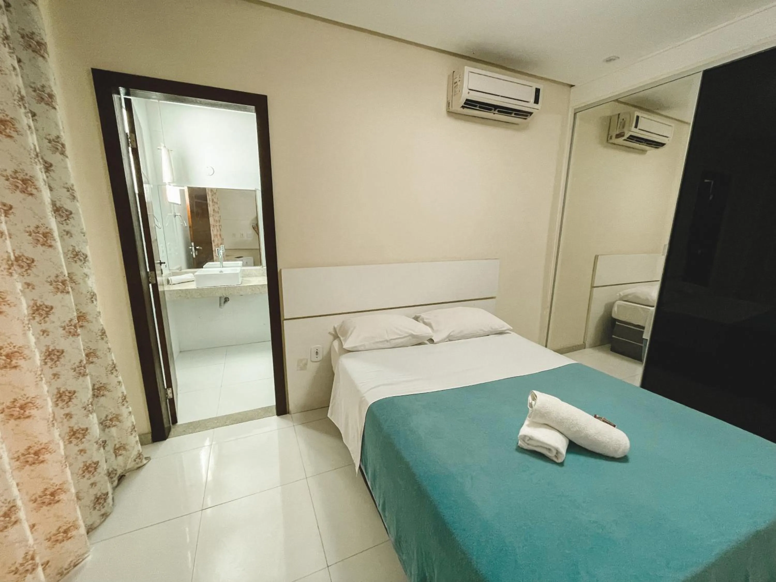 Bedroom, Bed in MDJ Suítes