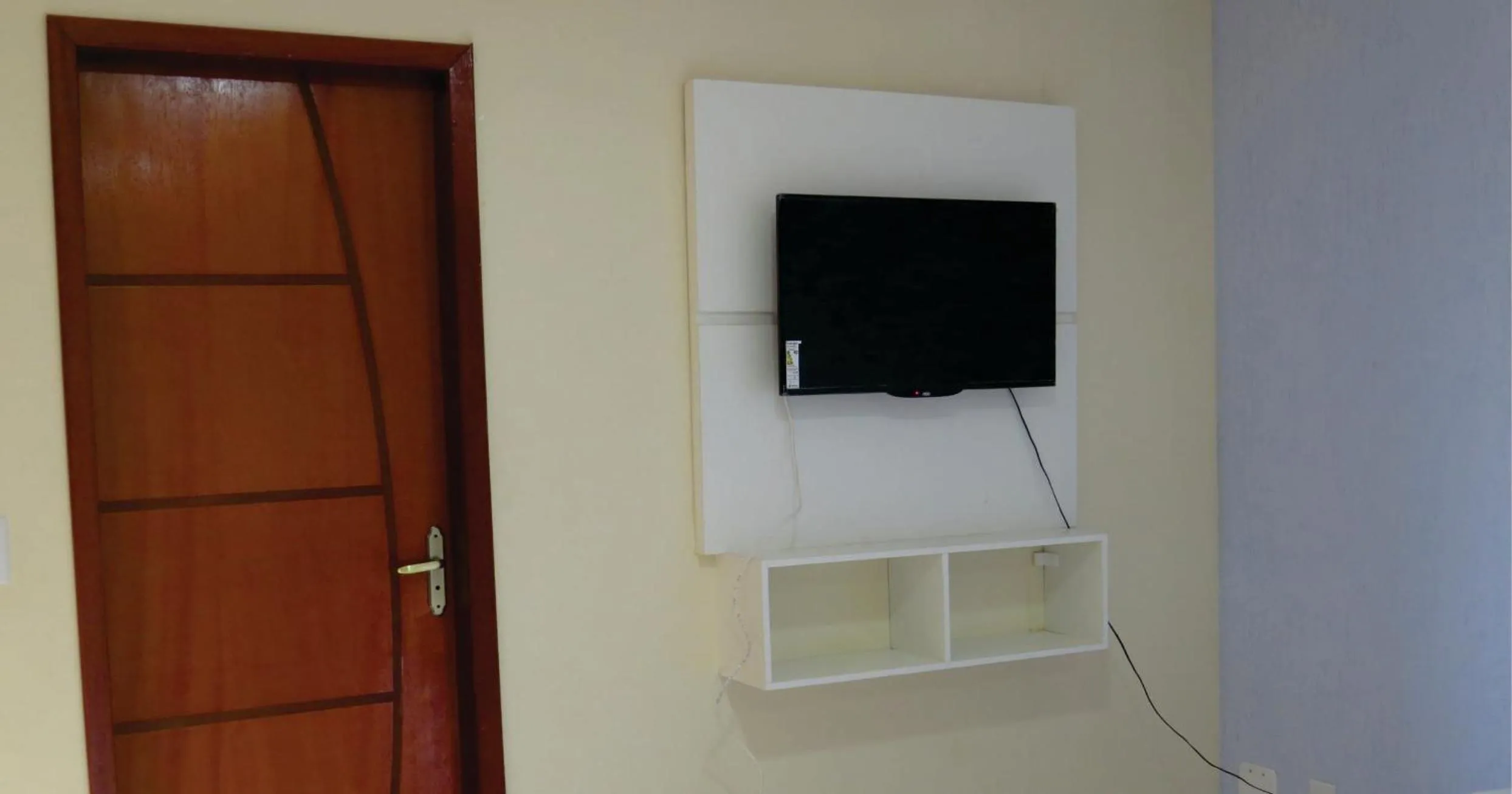TV and multimedia in MDJ Suítes