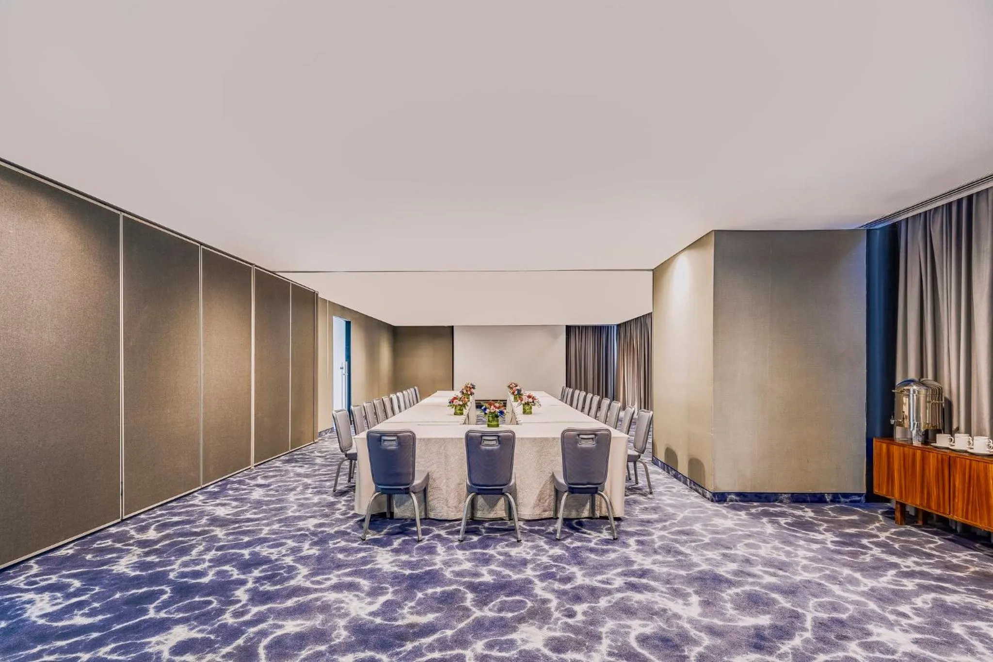 Meeting/conference room in Live Aqua Monterrey