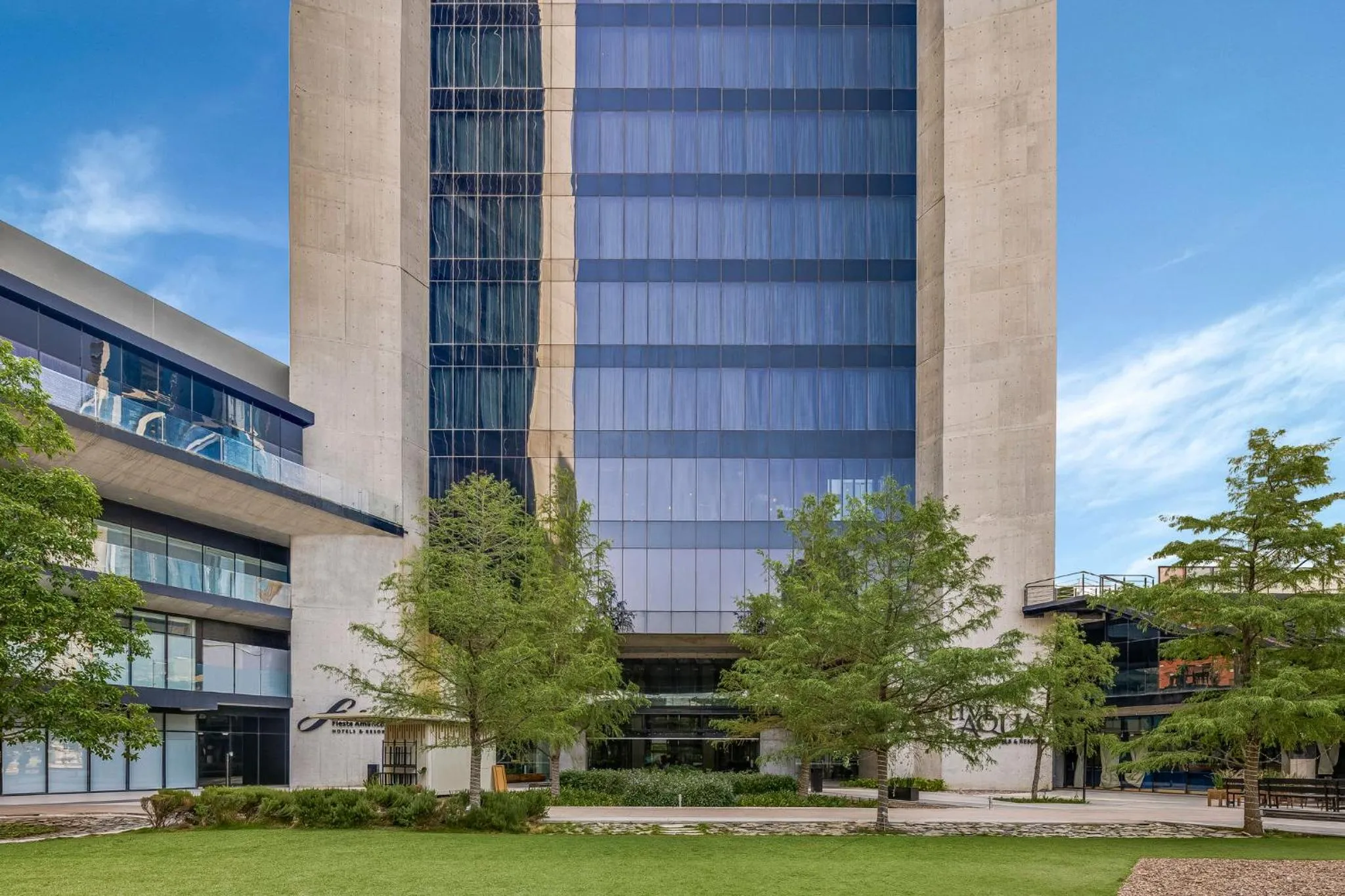 Property building in Live Aqua Monterrey