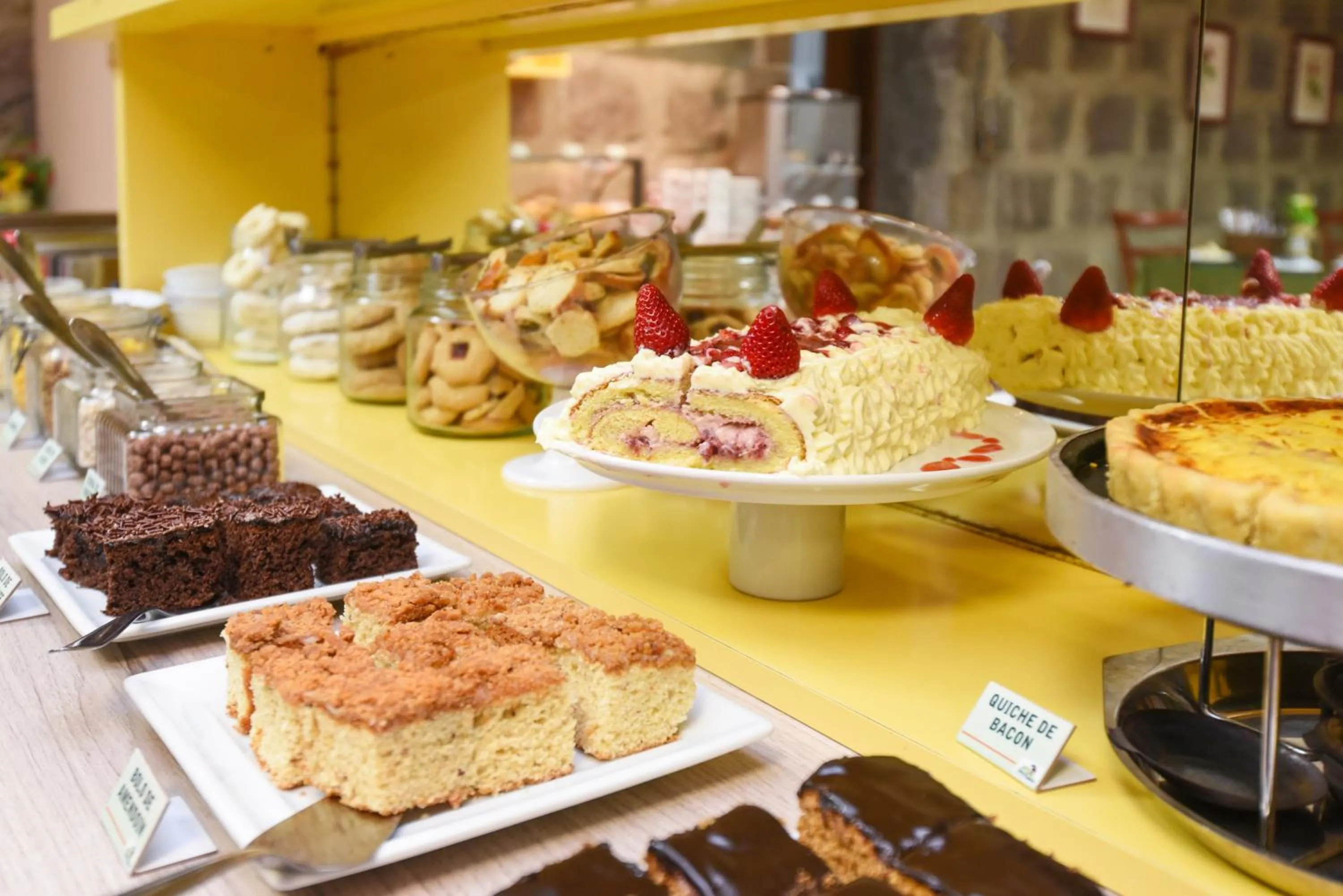 Breakfast in Pousada Três Pinheiros