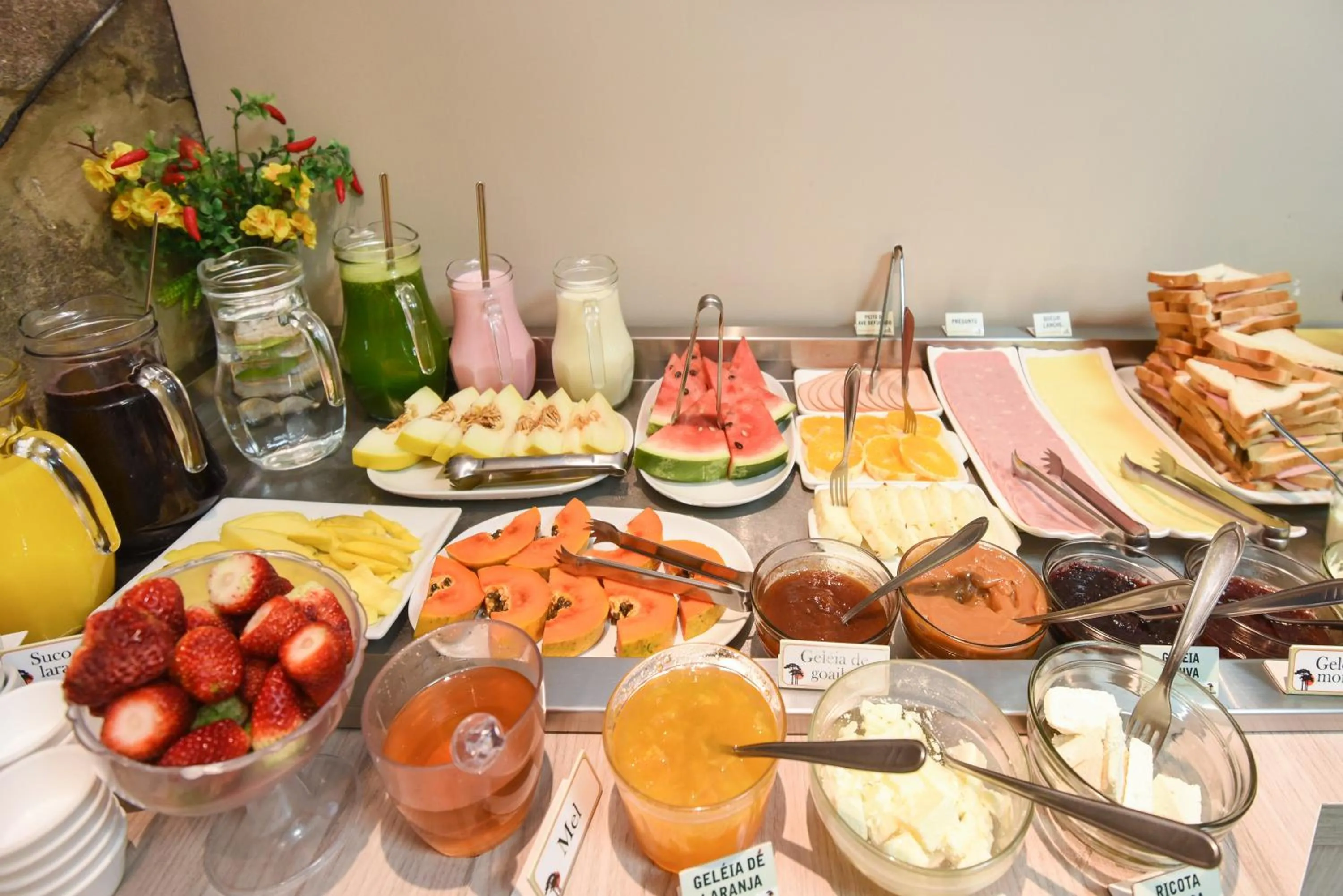 Breakfast in Pousada Três Pinheiros