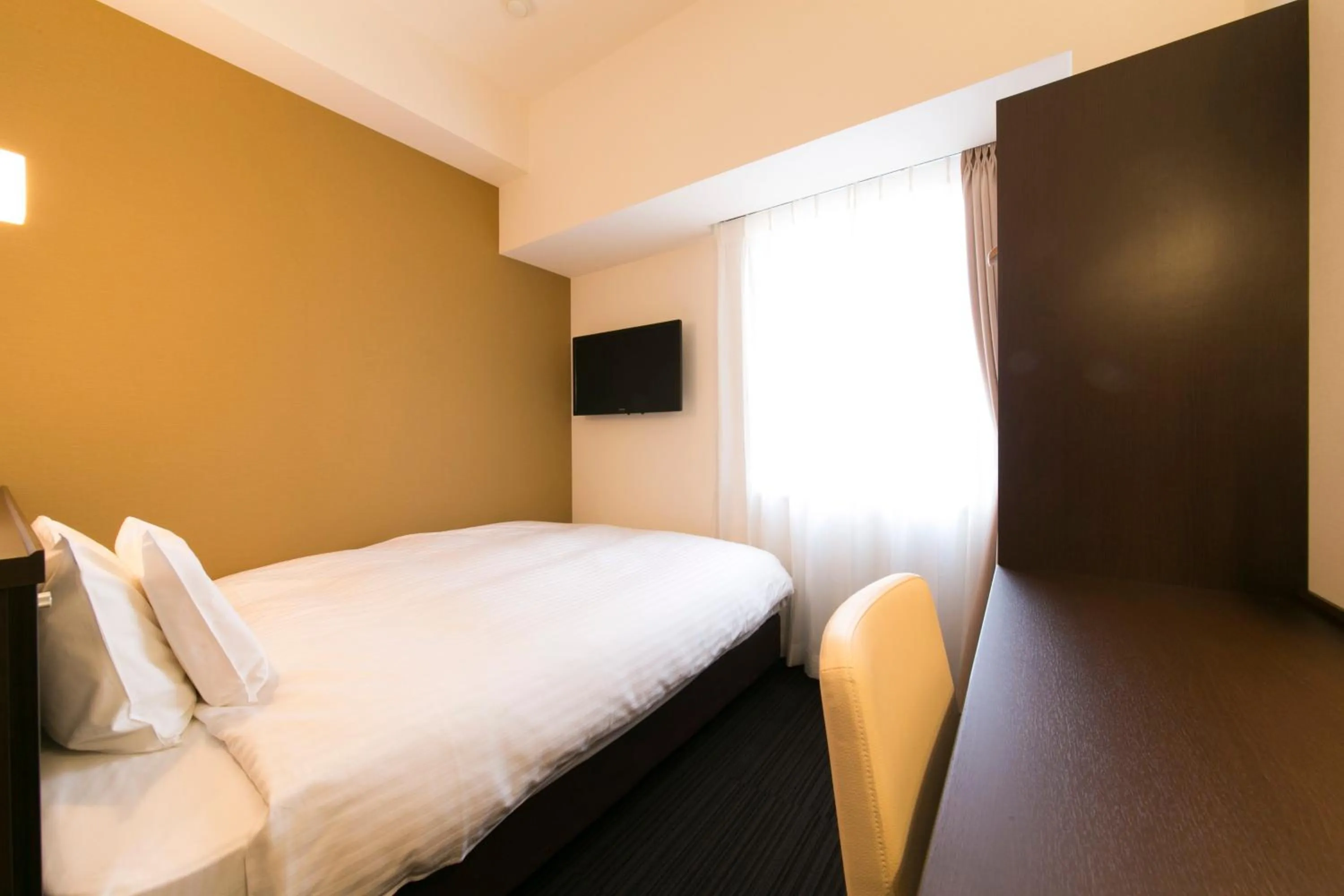 Day, Bed in AB Hotel Ichinomiya