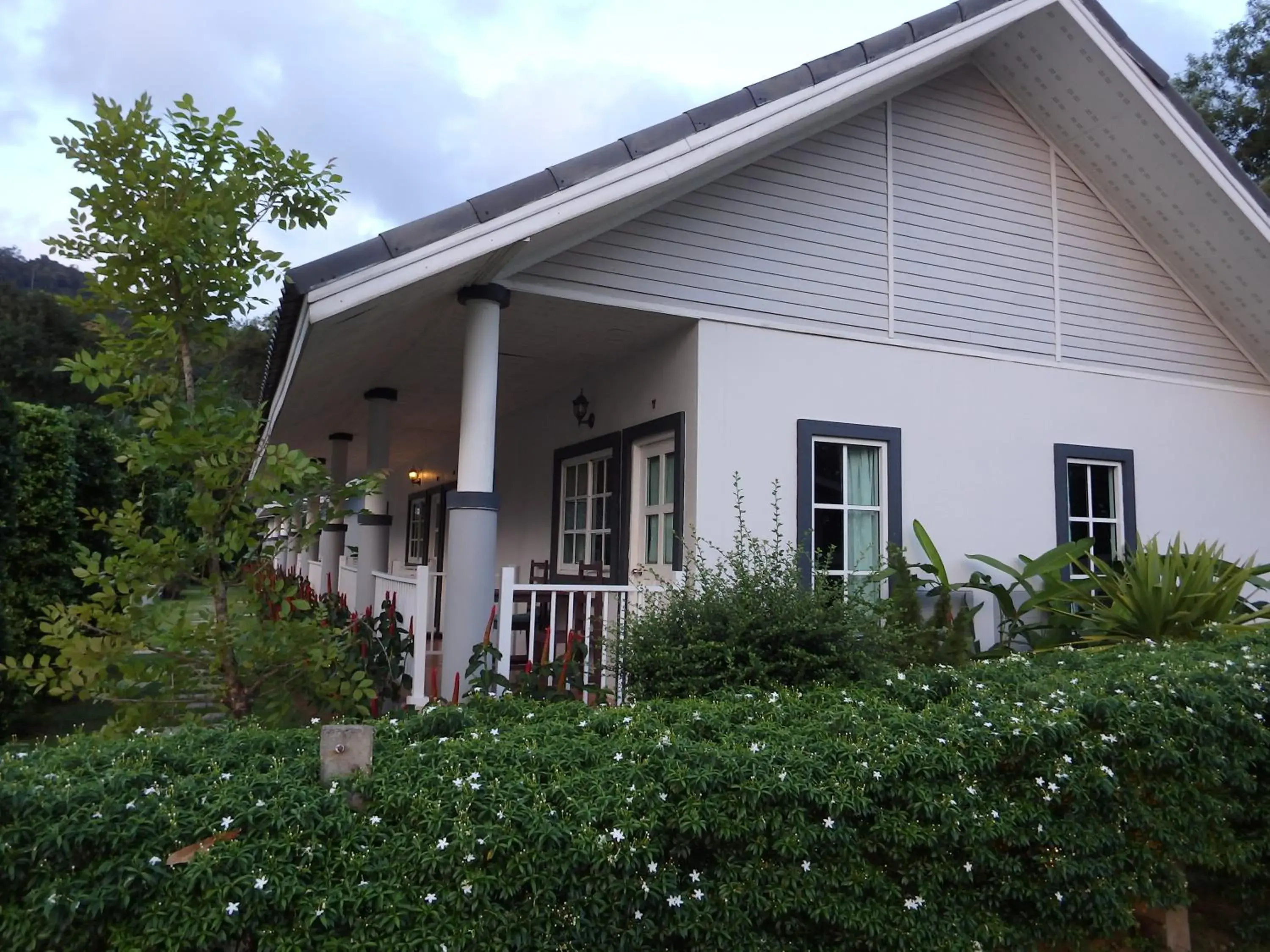 Property building in Suksompong Resort Property building in Suksompong Resort