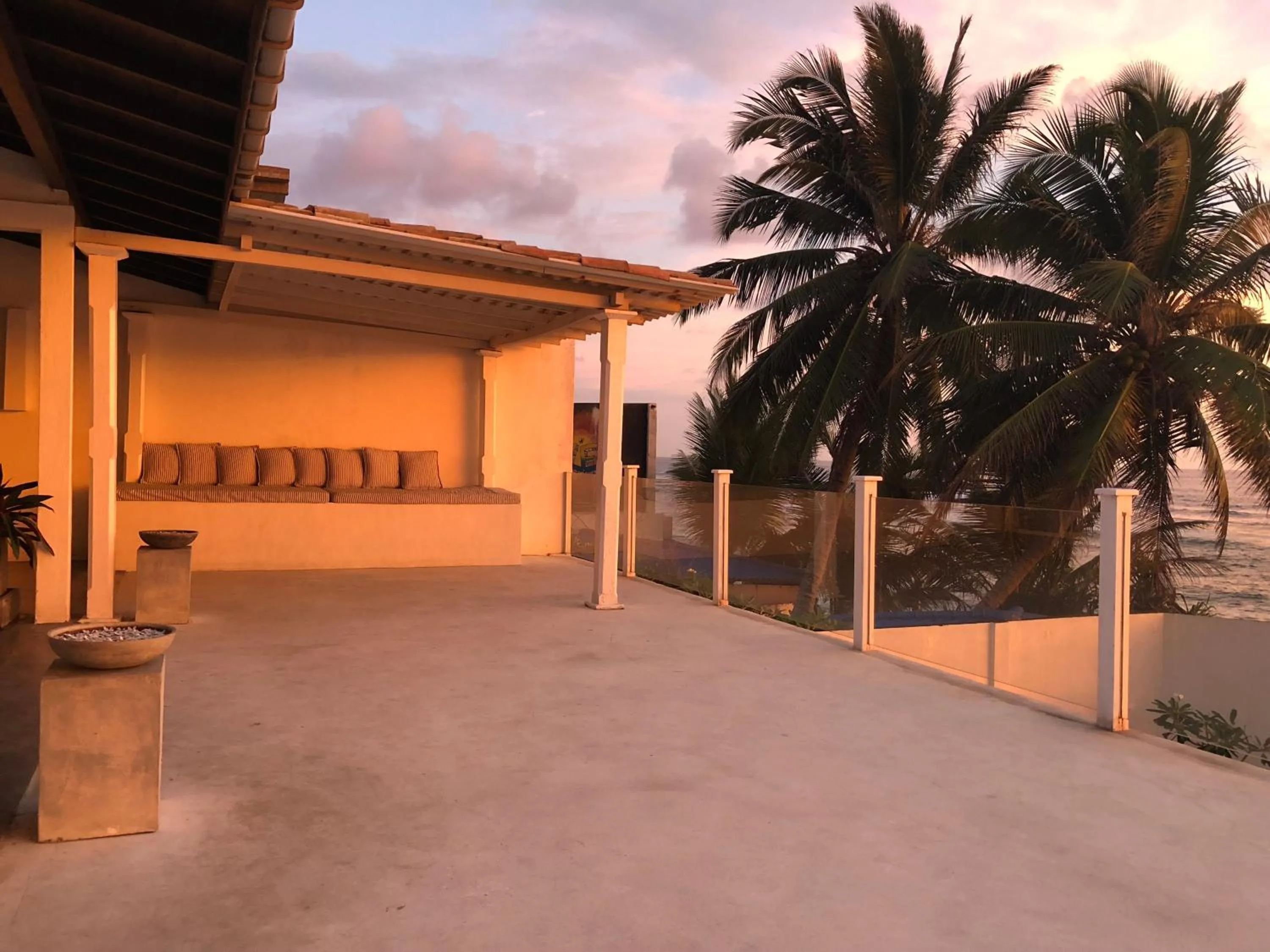 Balcony/Terrace in Galle Henna Beach House