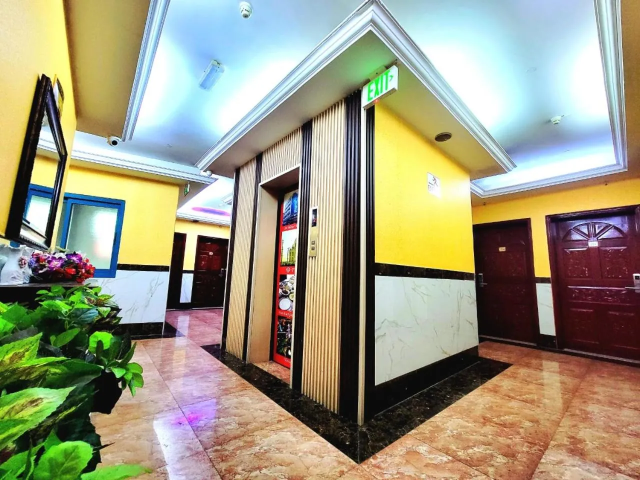 elevator in Al Arraf Hotel