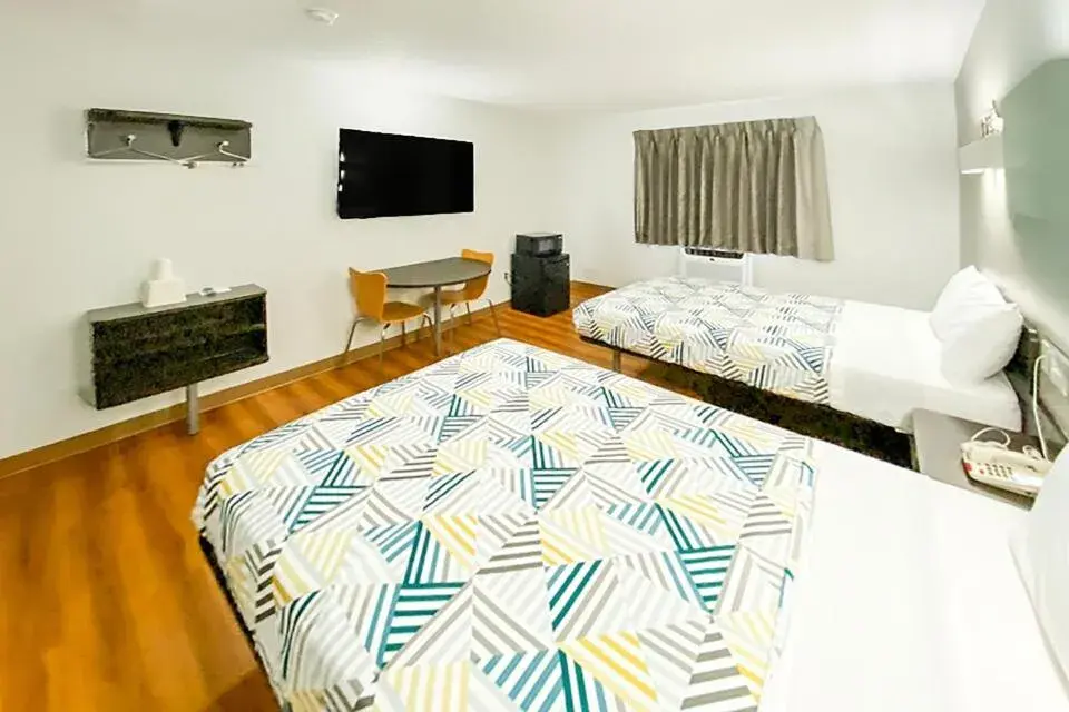 Standard Double Room - single occupancy in The Reserve Inn Standard Double Room - single occupancy in The Reserve Inn