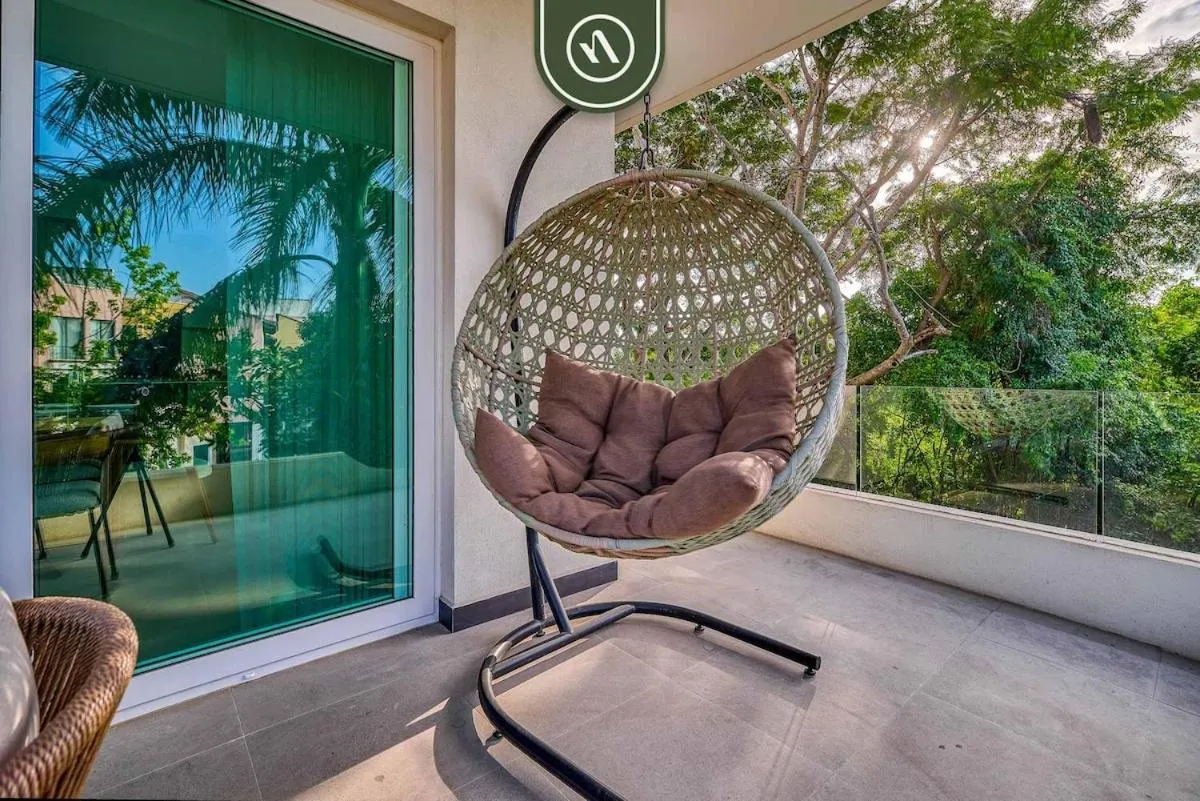 Luxury 2 BR Condo near Golf Courses and Marina