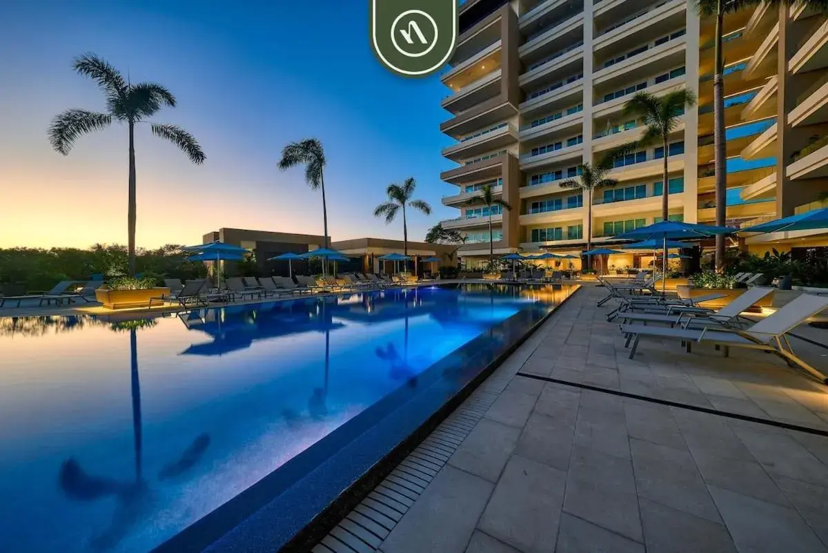 Luxury 2 BR Condo near Golf Courses and Marina Luxury 2 BR Condo near Golf Courses and Marina