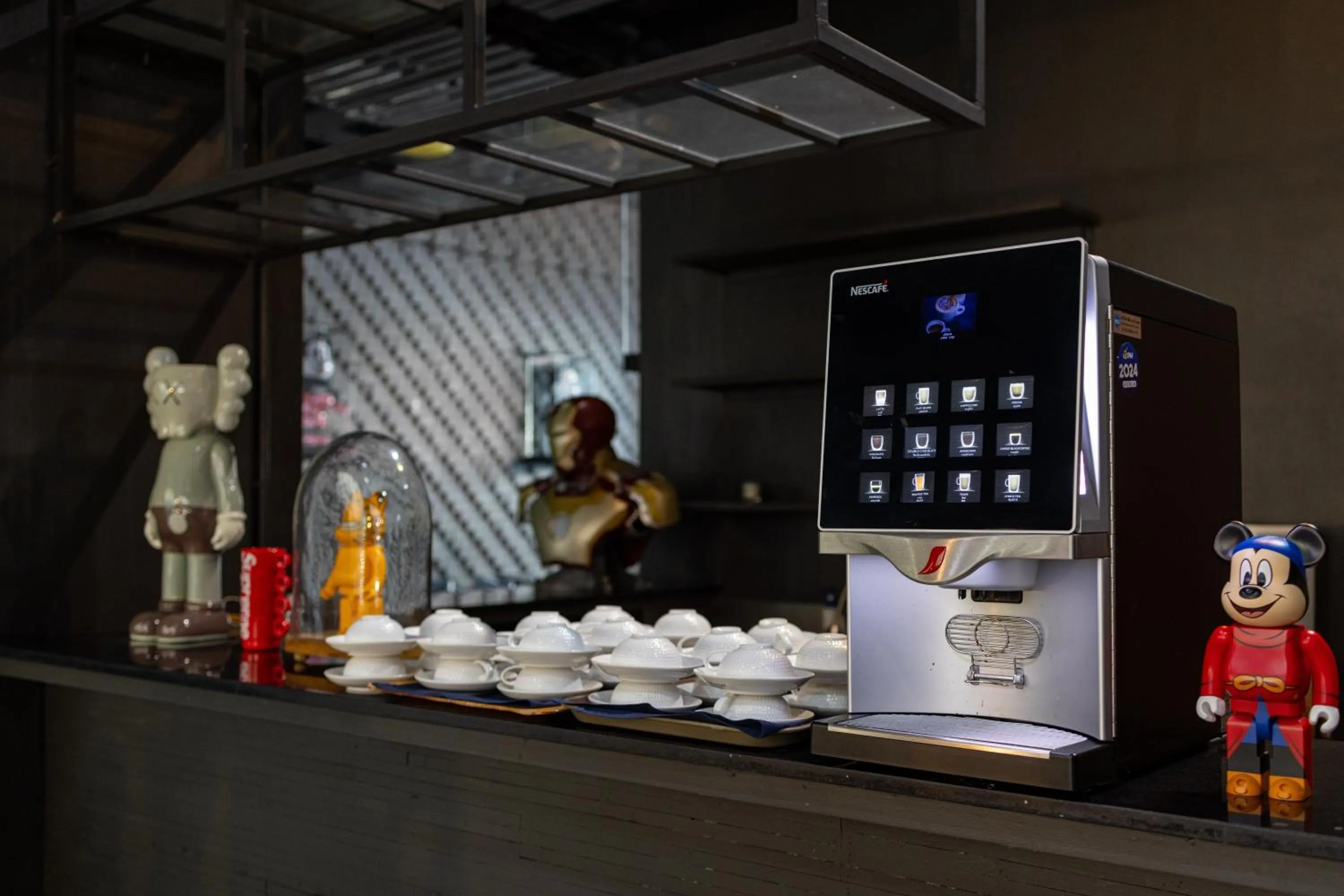 Restaurant/places to eat in The Core Gallery Hotel