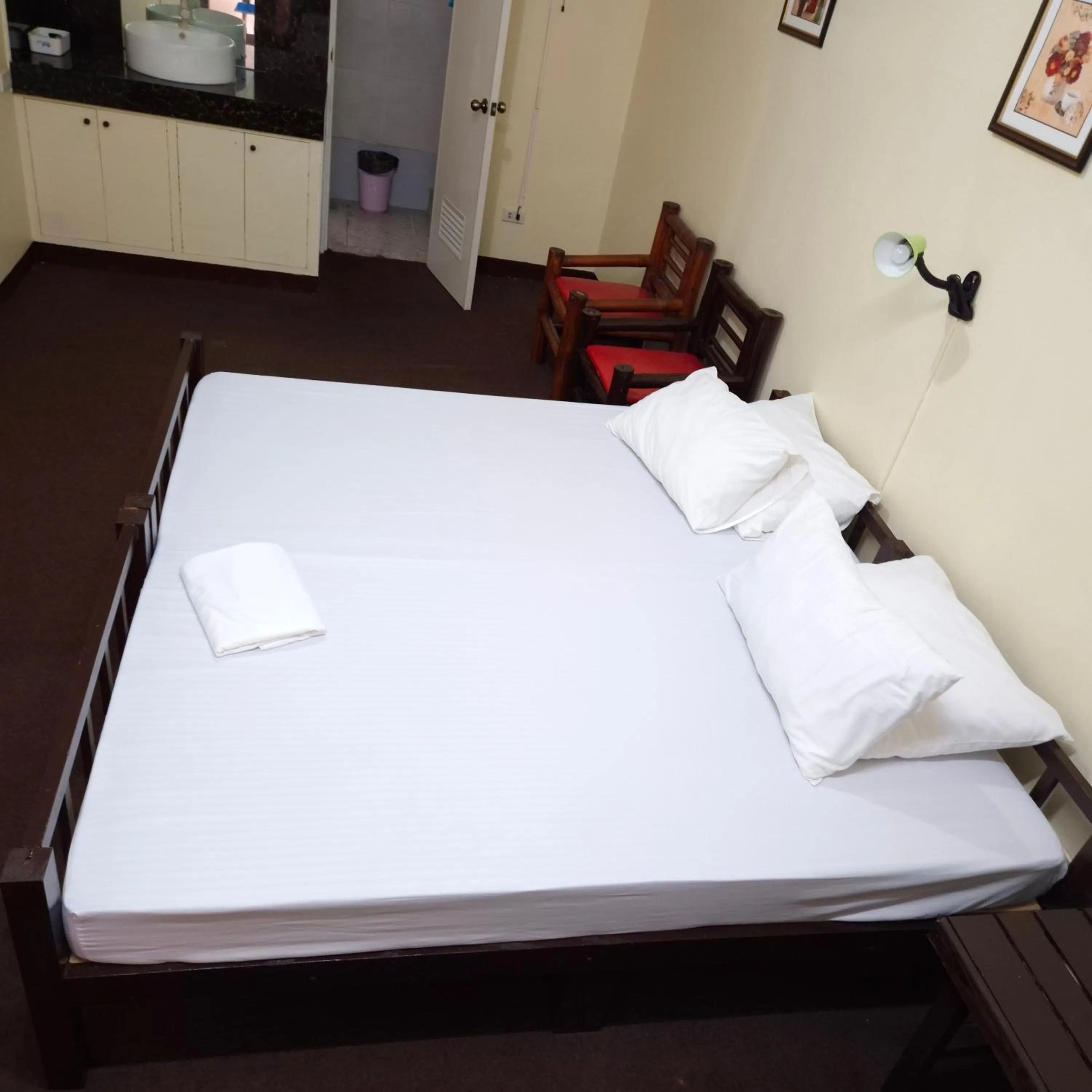 Bedroom, Bed in Cool Martin Family Hotel and Resort