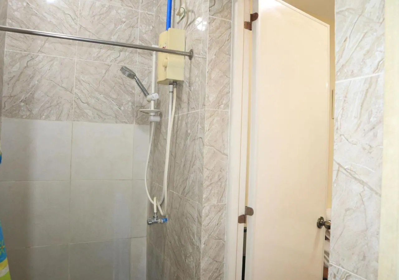 Shower in Cool Martin Family Hotel and Resort