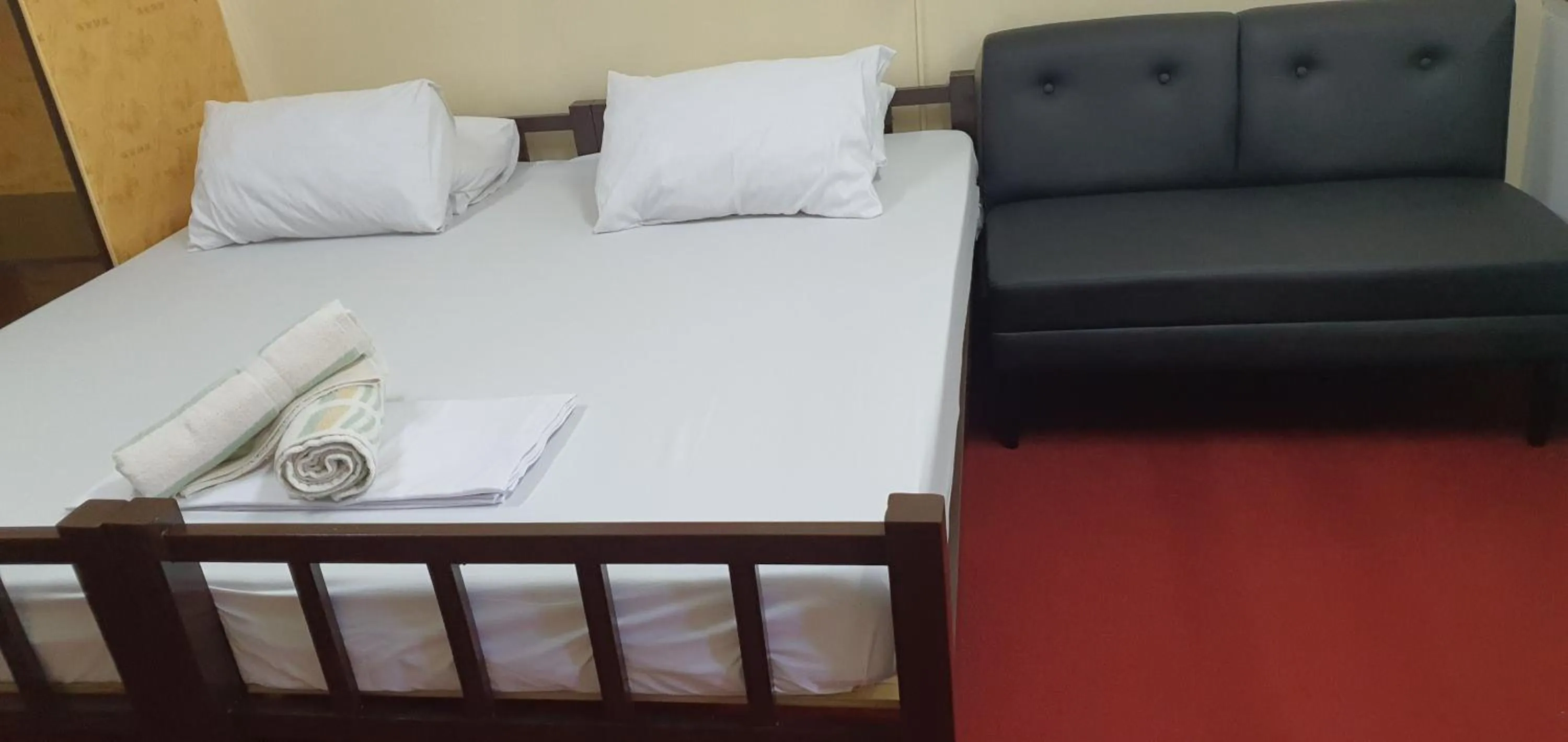 Bedroom, Bed in Cool Martin Family Hotel and Resort