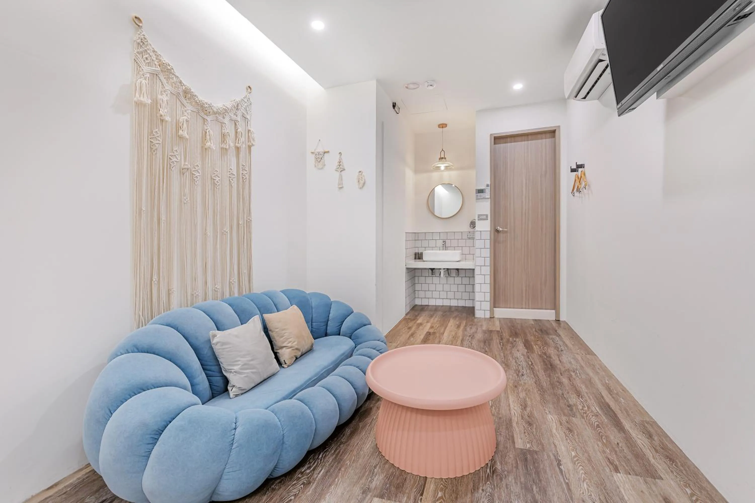 Photo of the whole room in Wuyu