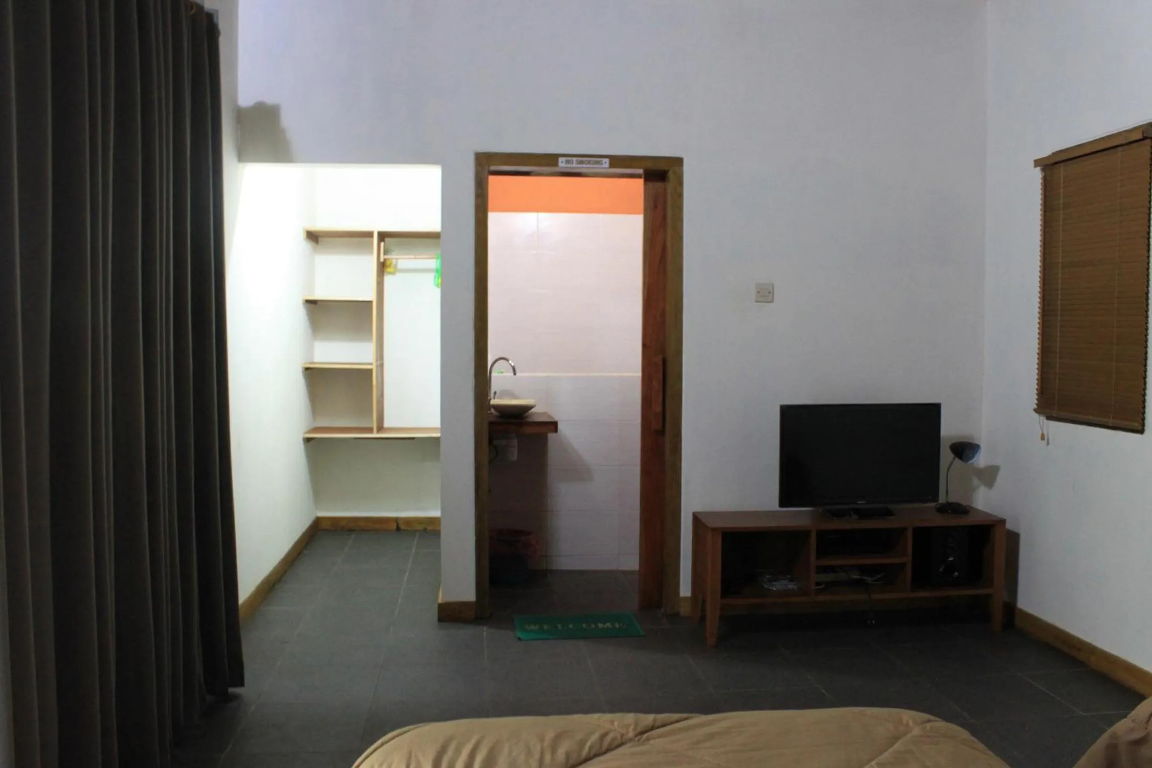 TV and multimedia in Albany Home Stay