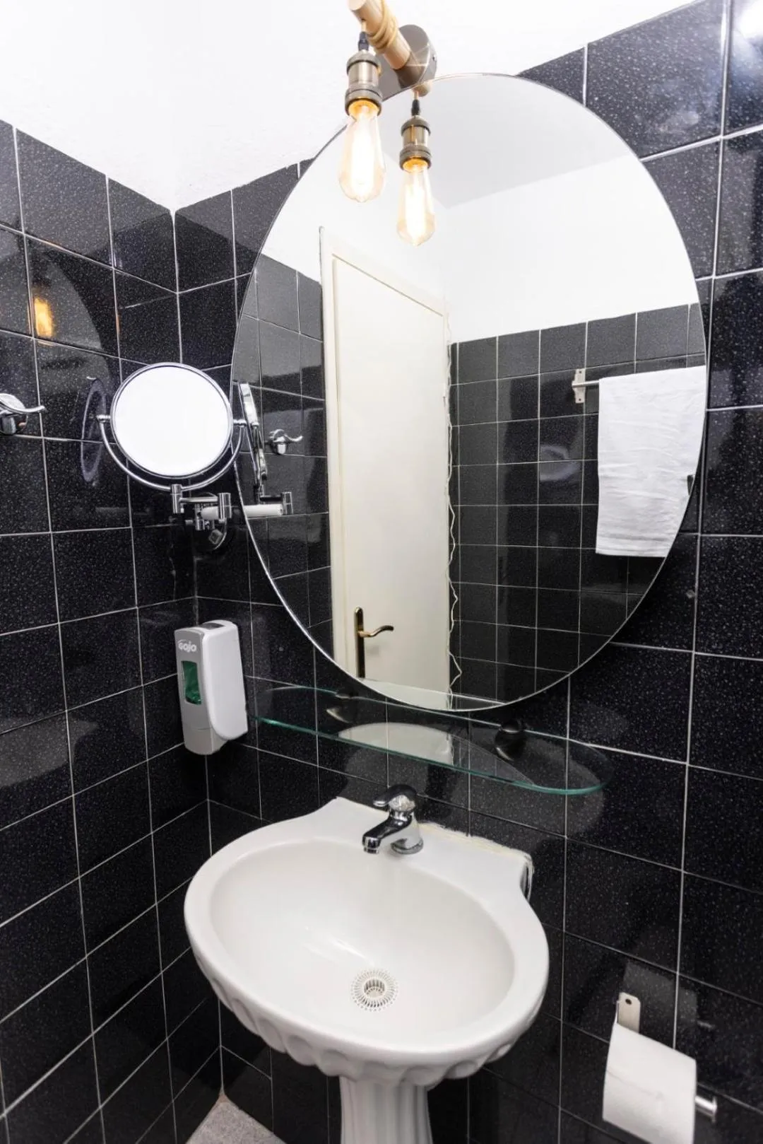 Shower in Hotel Magdalena