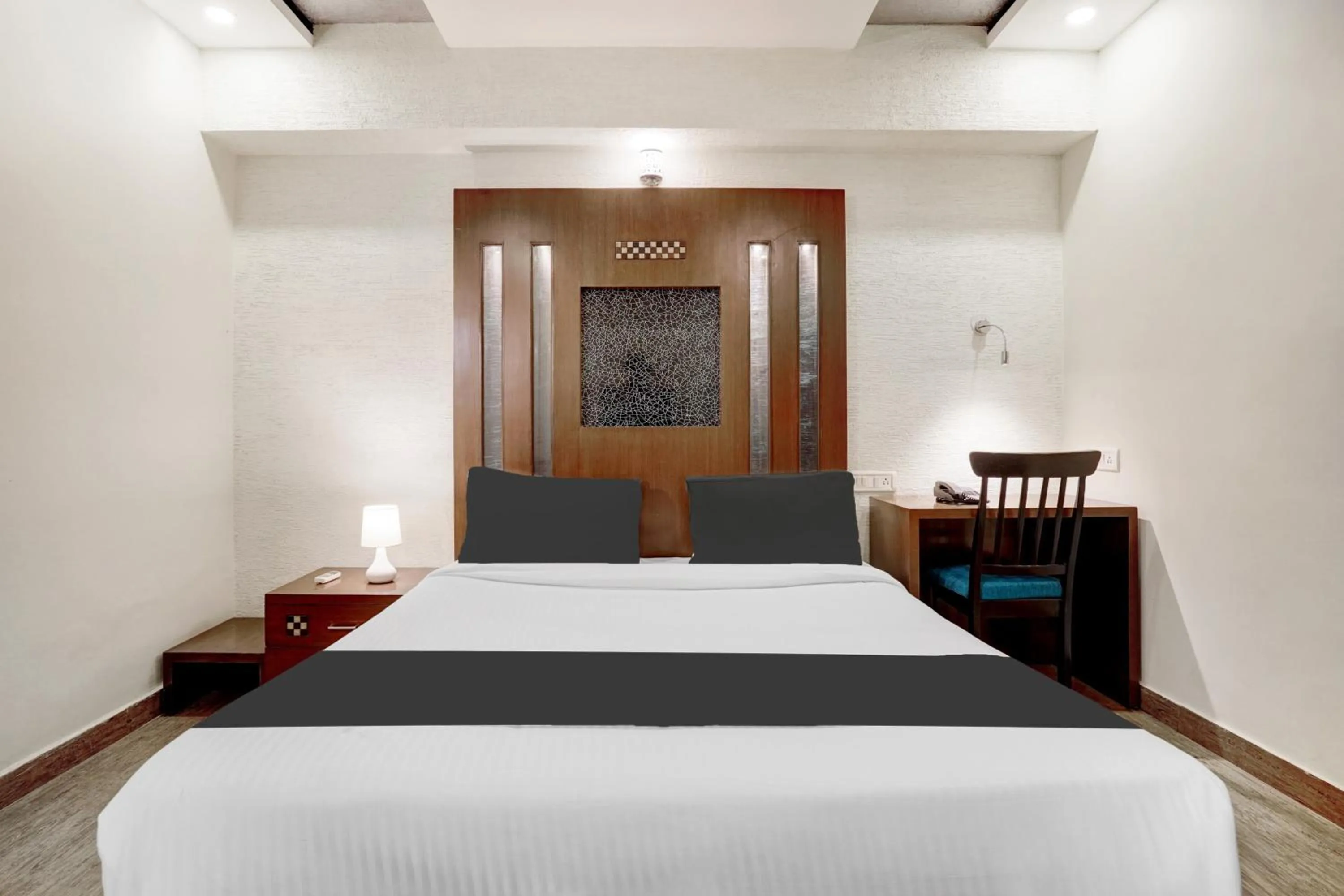 Bedroom, Bed in Super Townhouse Koramangala